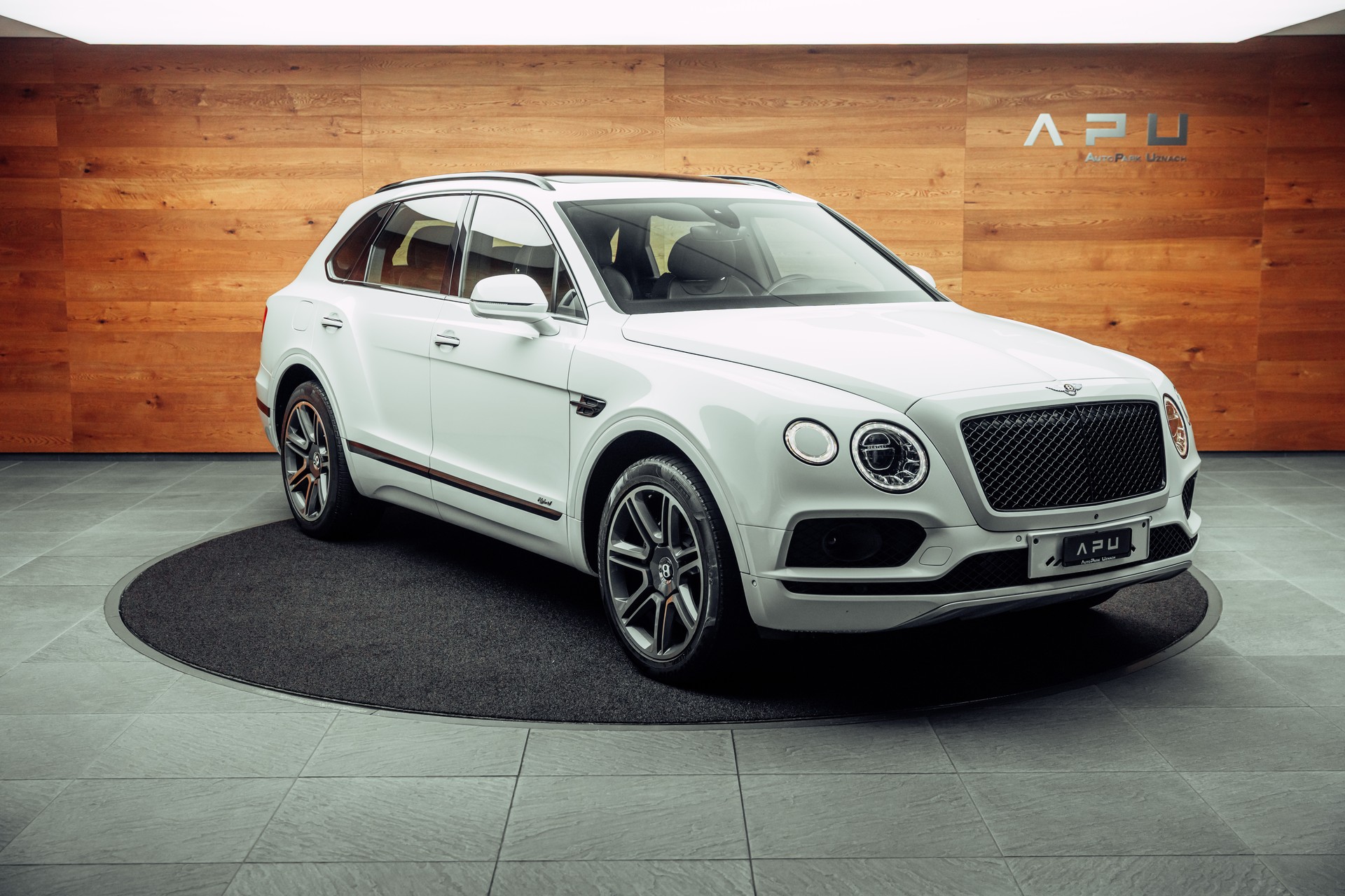 BENTLEY Bentayga V6 Hybrid-image-0
