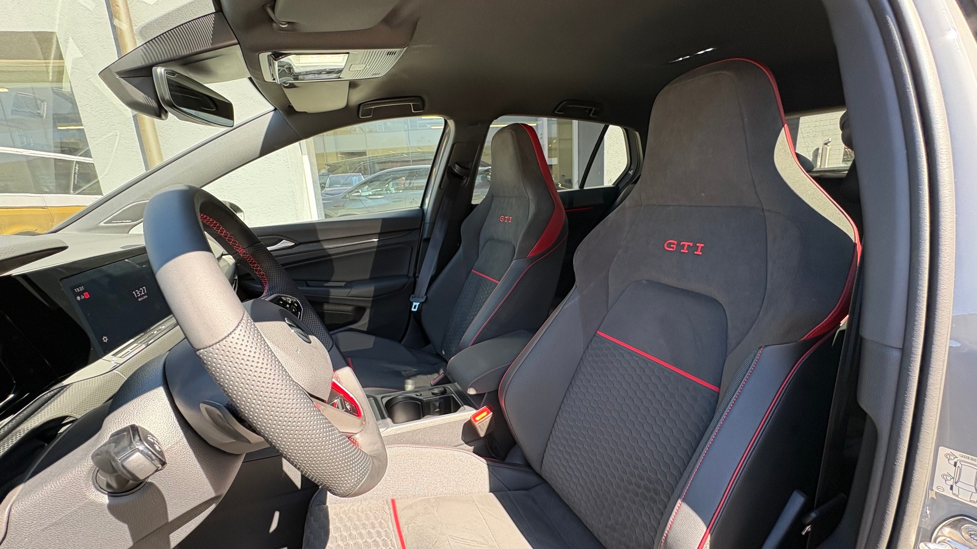 VW Golf 2.0 TSI GTI Clubsport 45 DSG-image-4