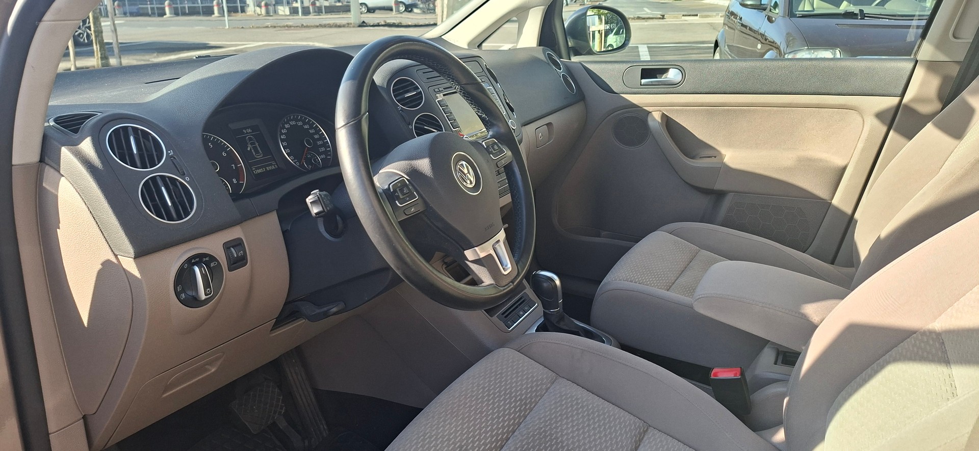 VW Golf Plus 1.4 TSI Team DSG-image-9