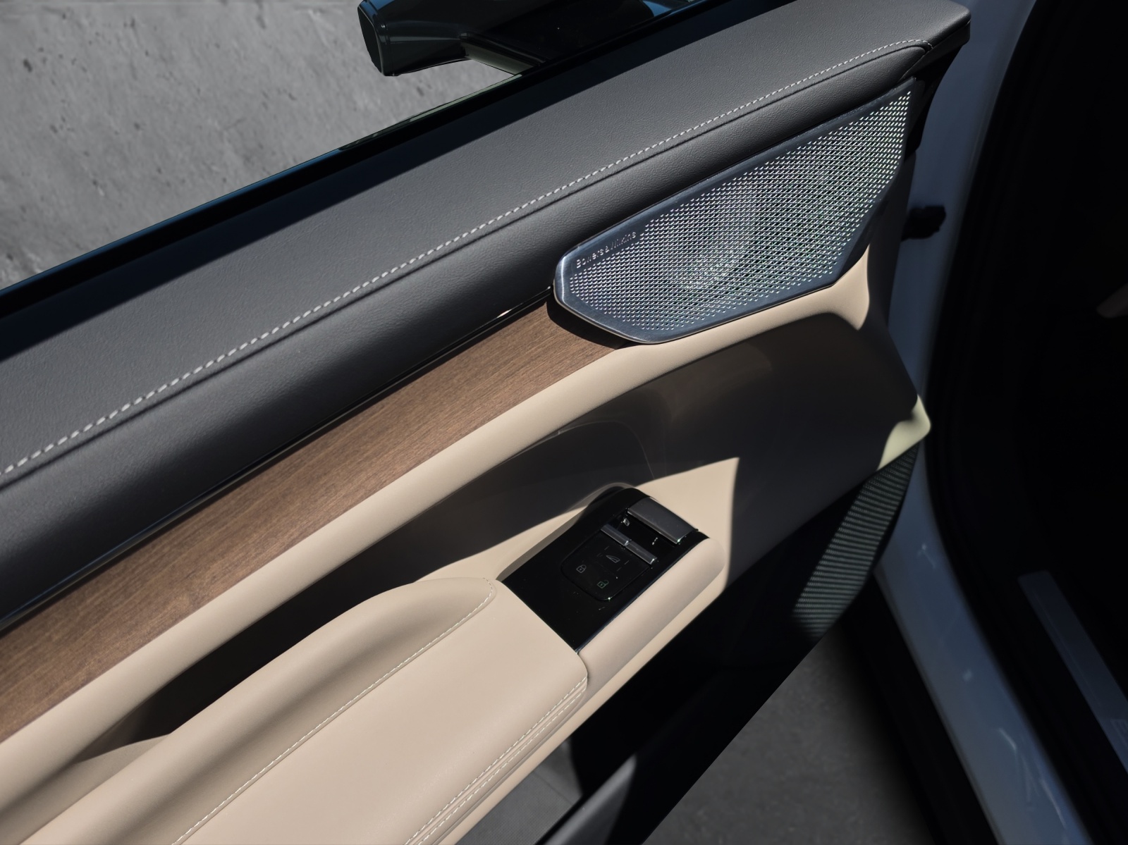 VOLVO ES90 Single 88 kWh Ultra-image-13