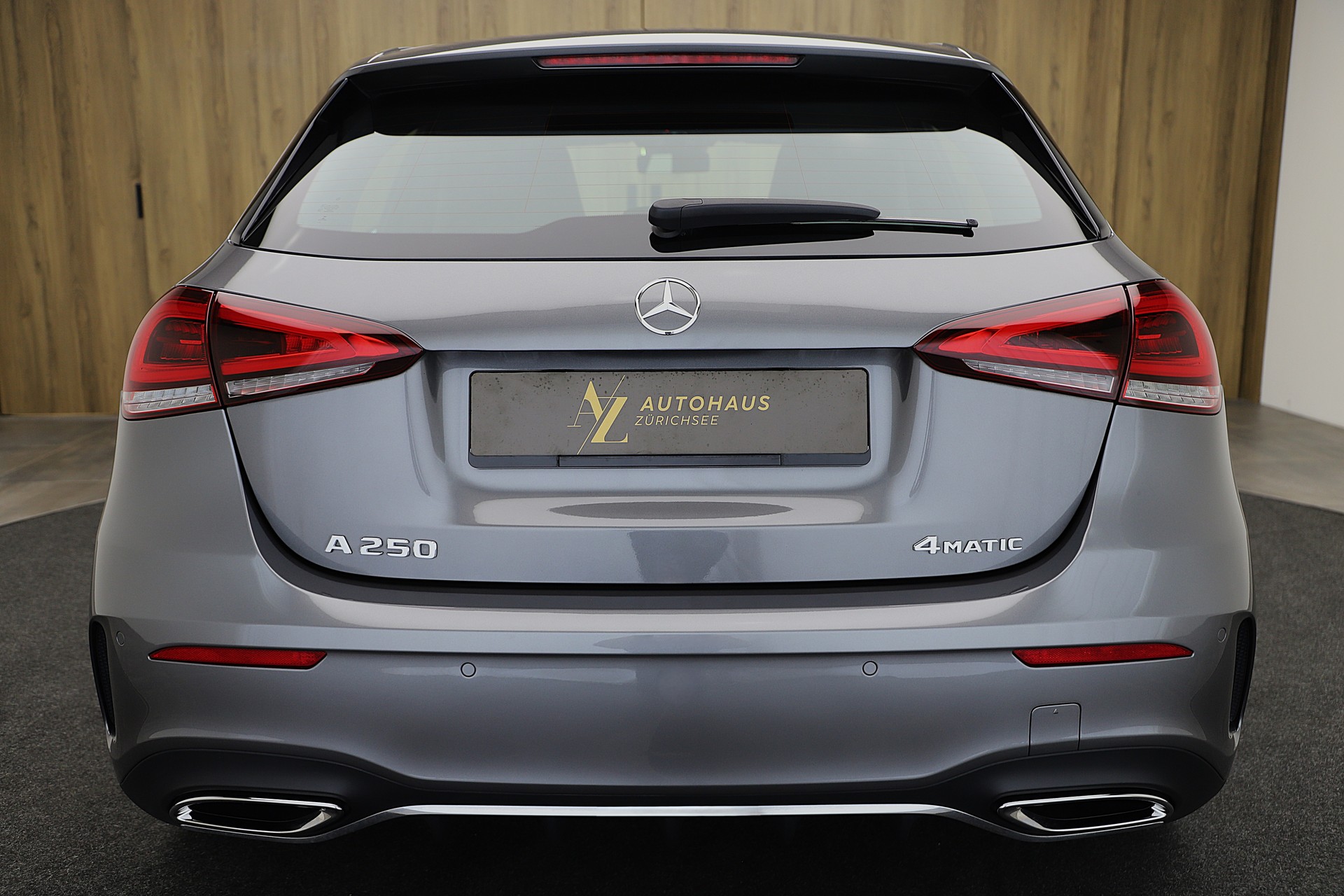 MERCEDES-BENZ A 250 AMG Line 4Matic 7G-DCT-image-3