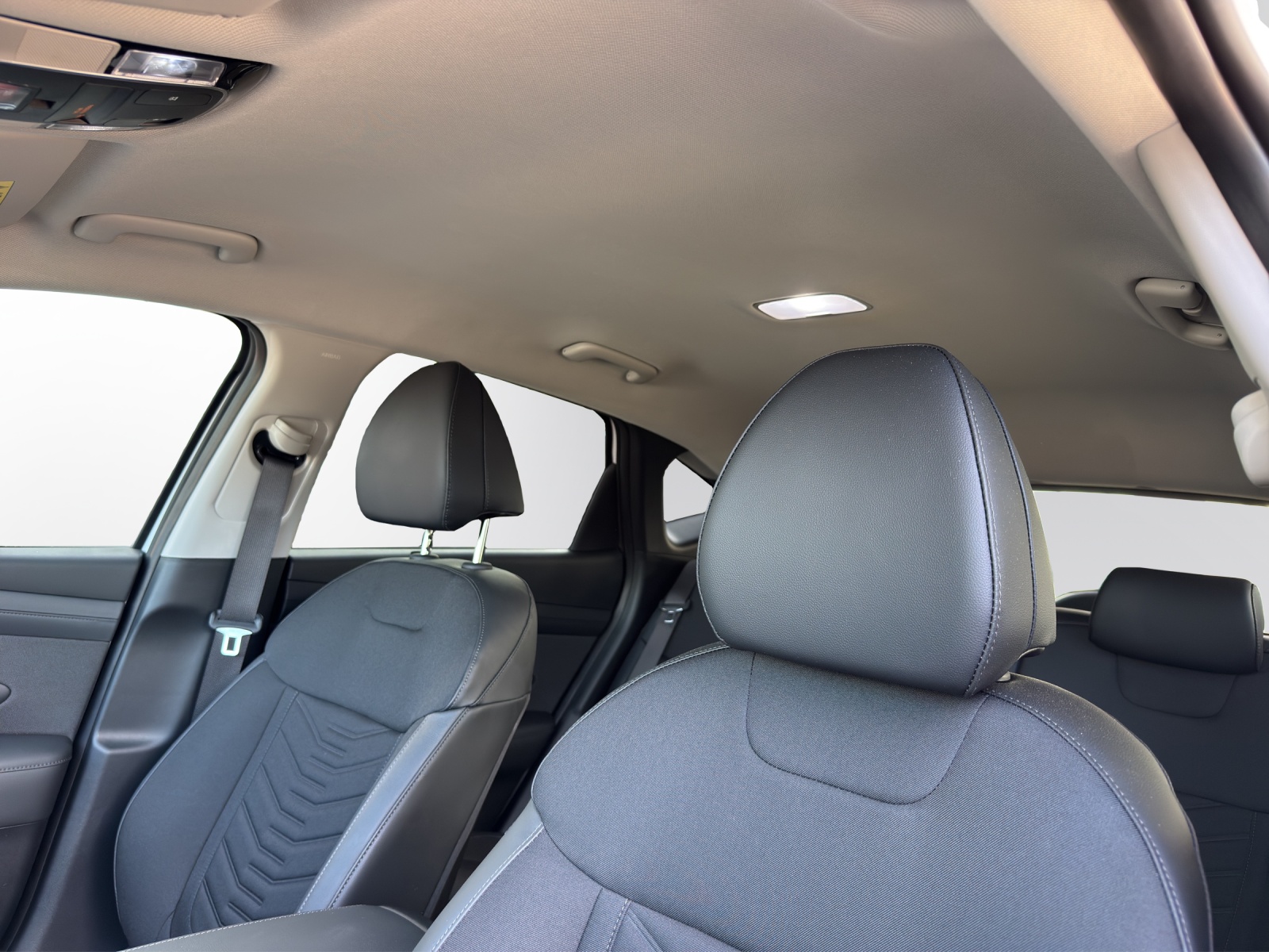 HYUNDAI Tucson 1.6 HEV Amplia 4WD-image-8