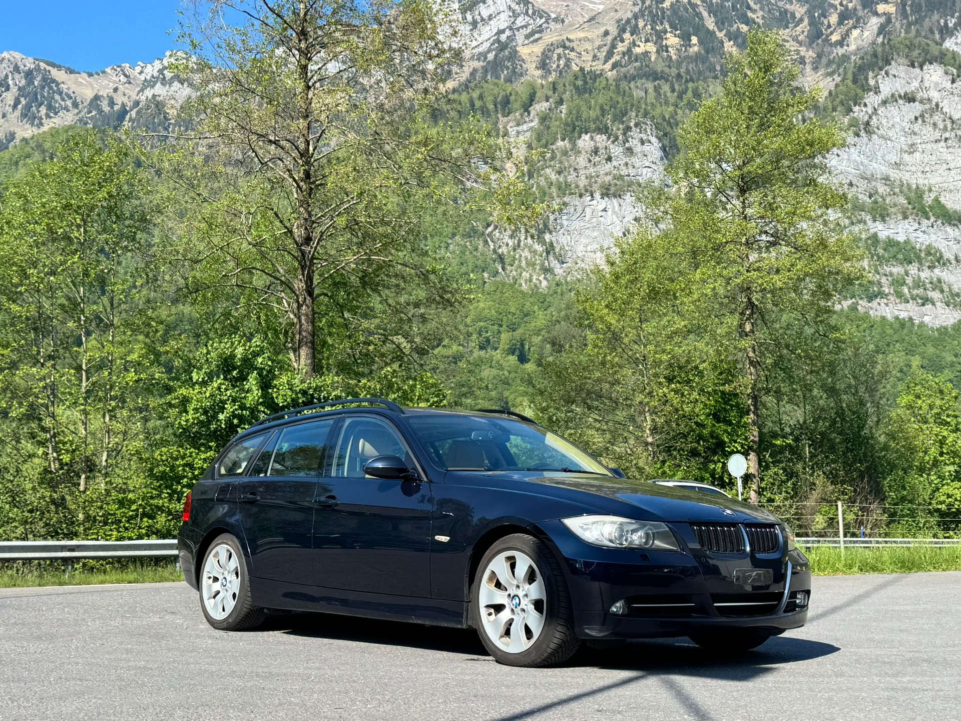 BMW 335xi Touring Steptronic-image-2