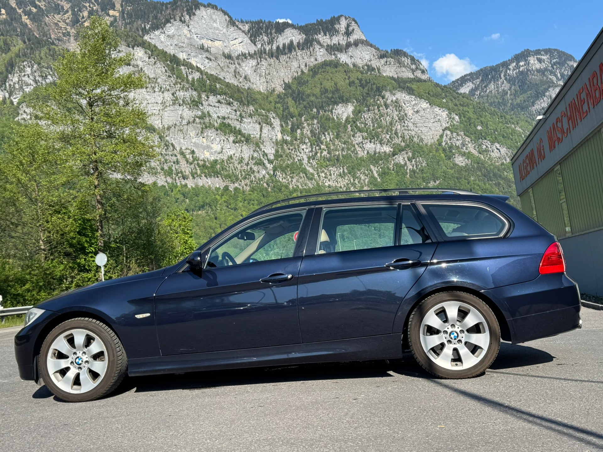 BMW 335xi Touring Steptronic-image-3