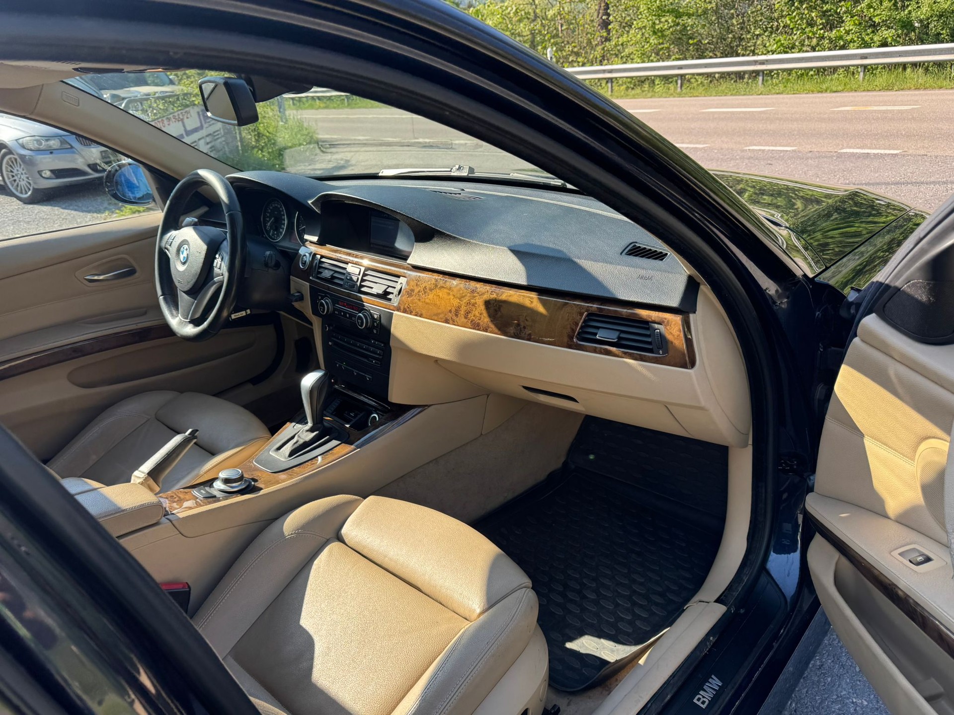 BMW 335xi Touring Steptronic-image-12