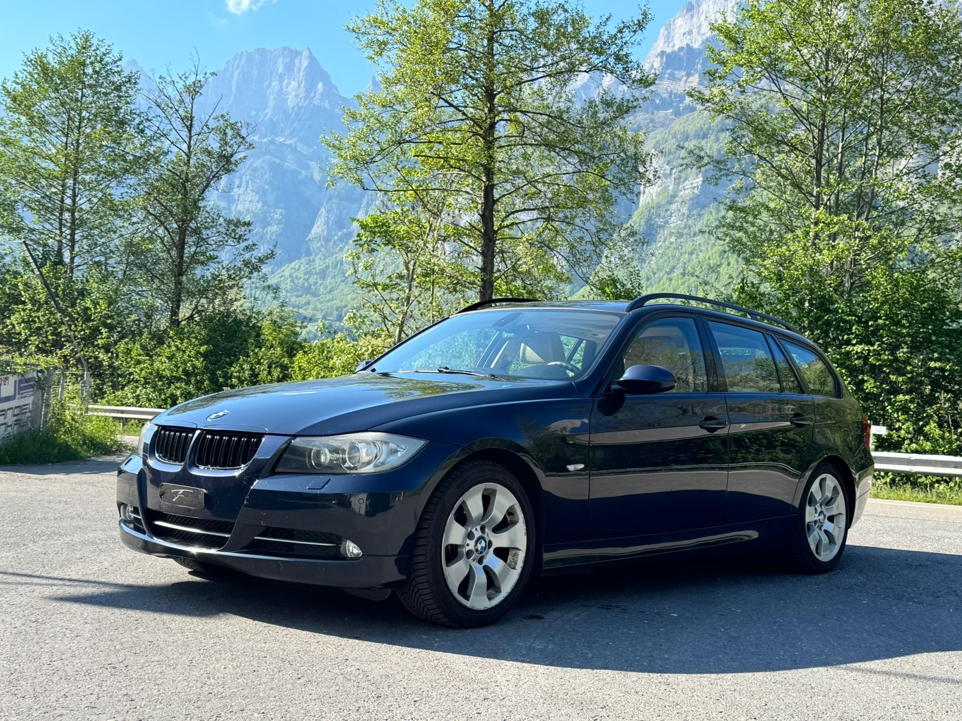 BMW 335xi Touring Steptronic-image-1