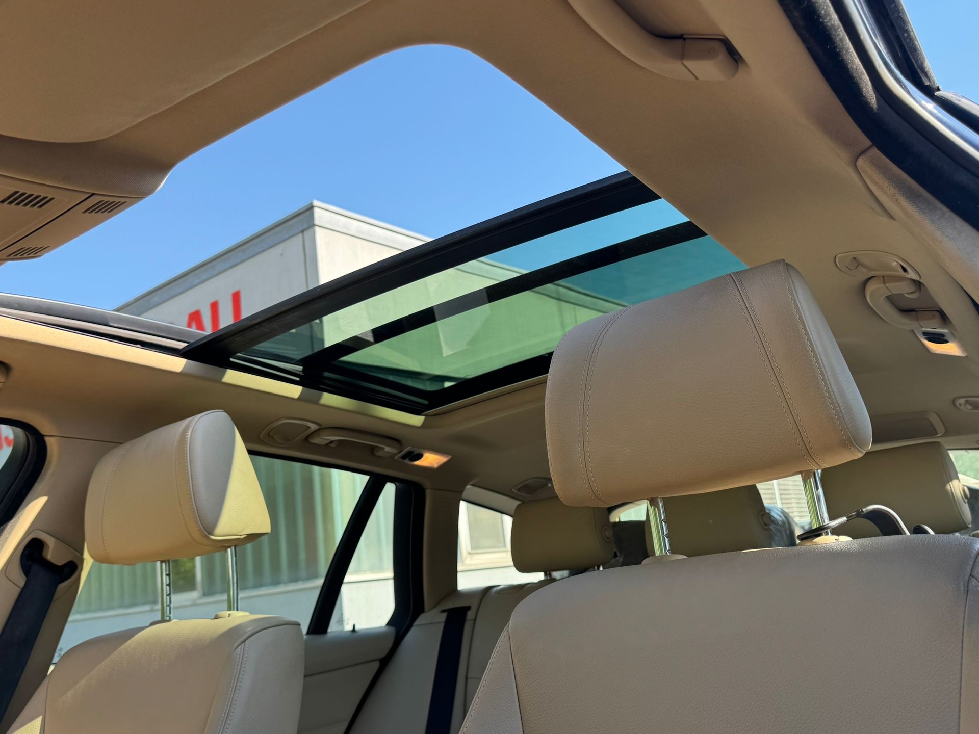 BMW 335xi Touring Steptronic-image-13