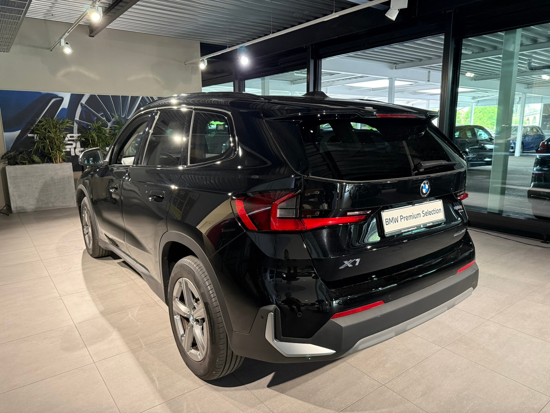 BMW X1 sDrive 18i-image-2