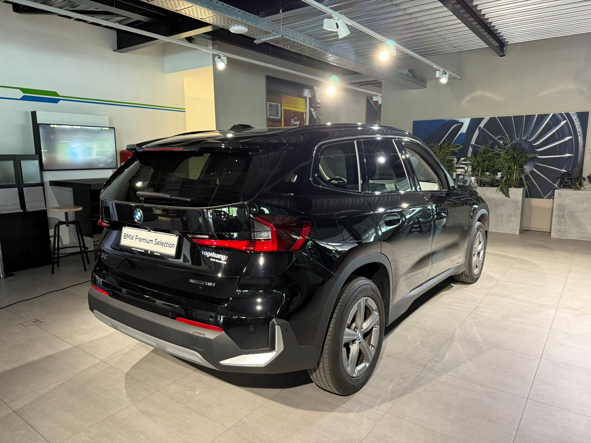 BMW X1 sDrive 18i-image-4