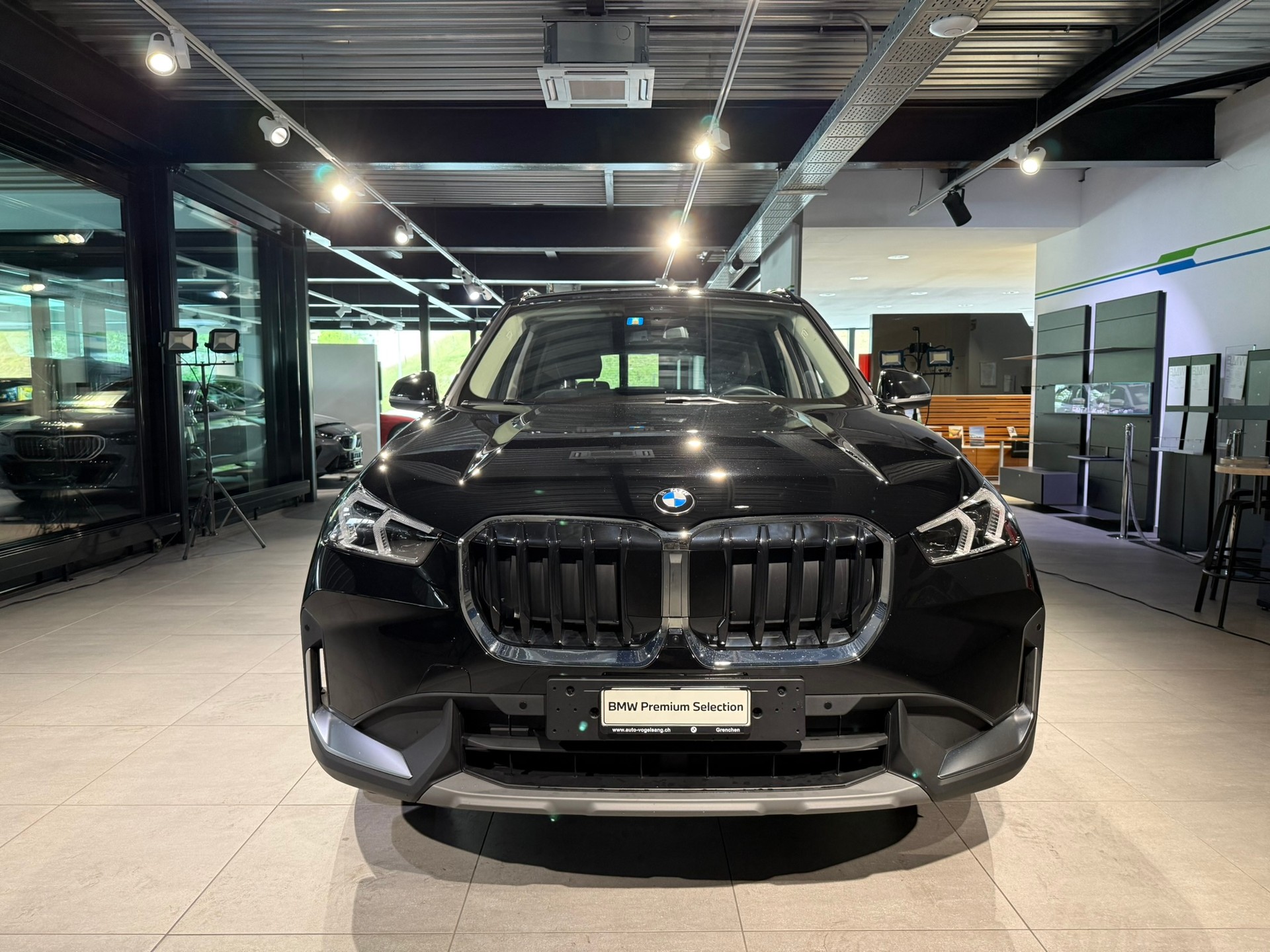 BMW X1 sDrive 18i-image-1