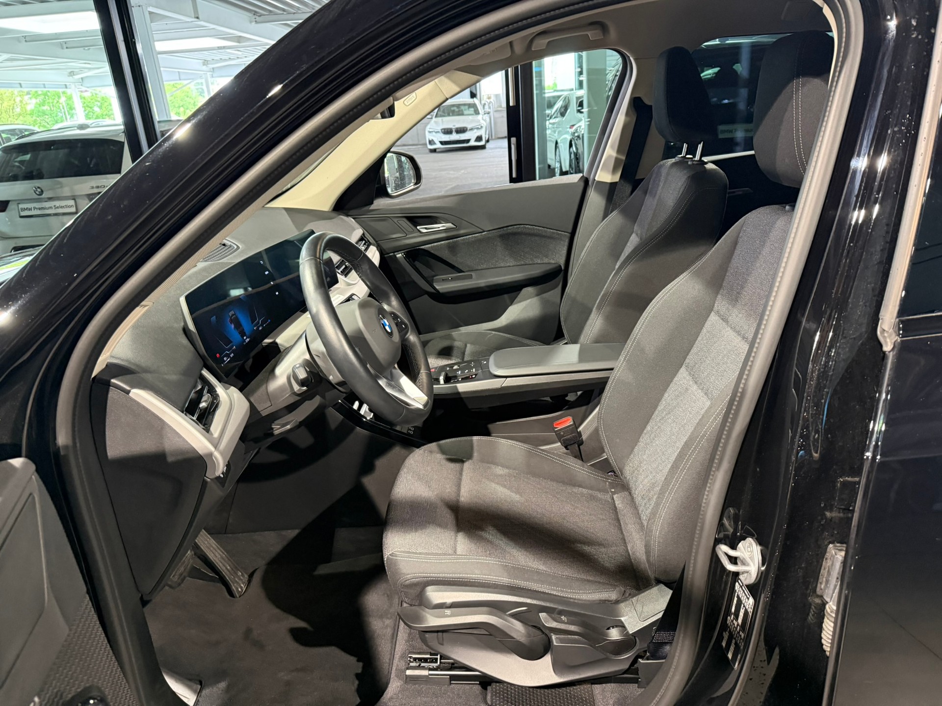 BMW X1 sDrive 18i-image-10