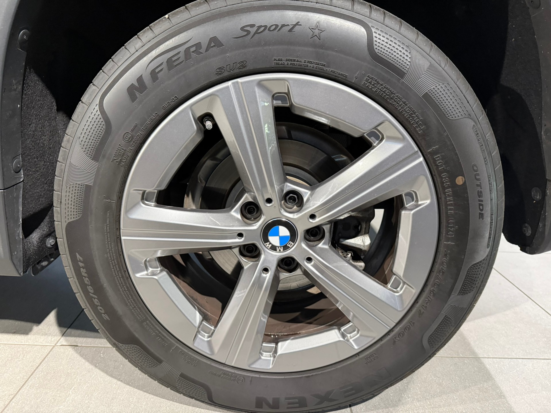 BMW X1 sDrive 18i-image-8