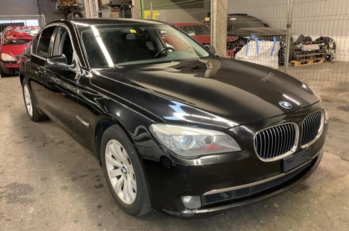BMW 730-image-0