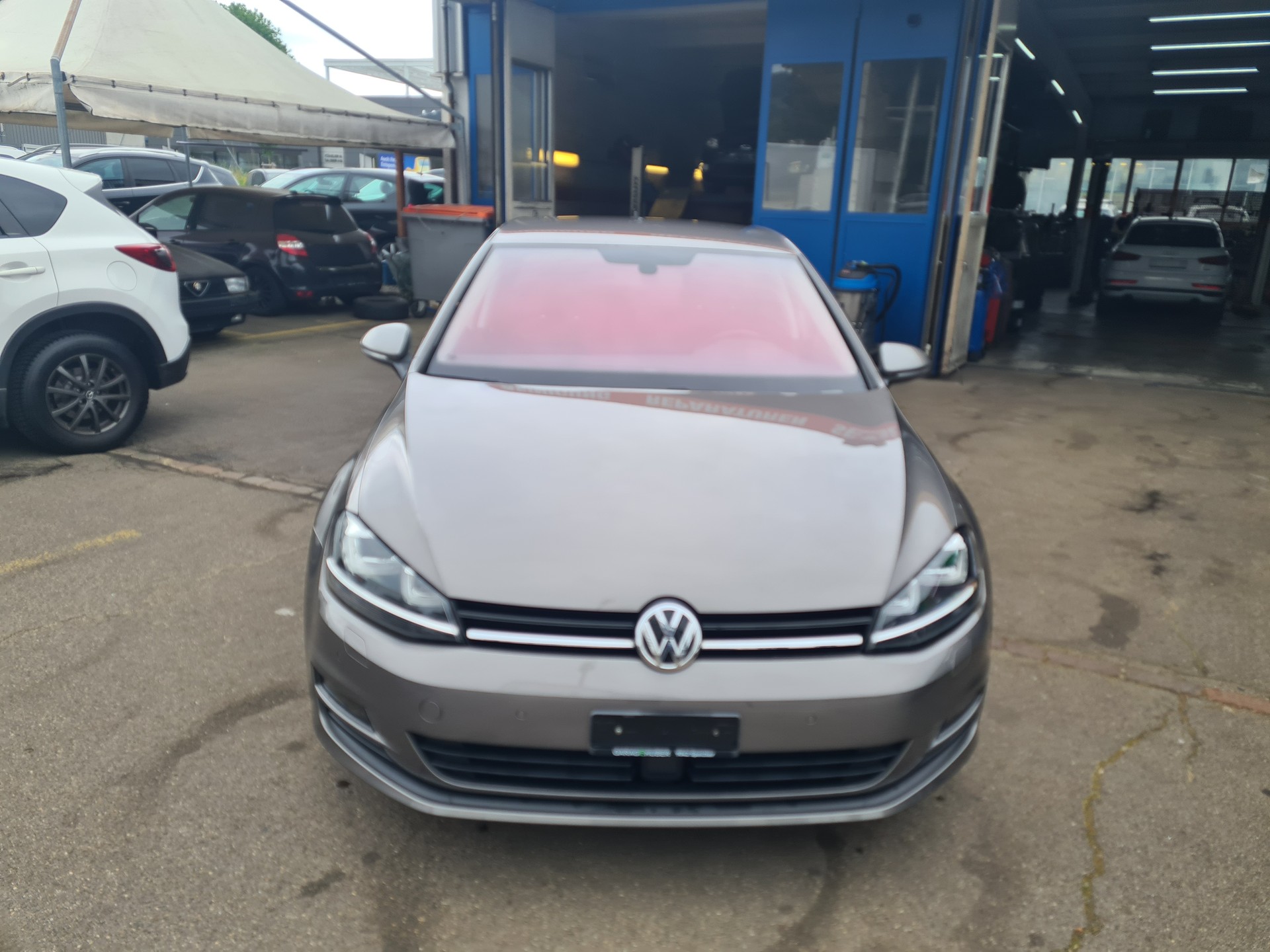 VW Golf 2.0 TDI Lounge 4Motion-image-6
