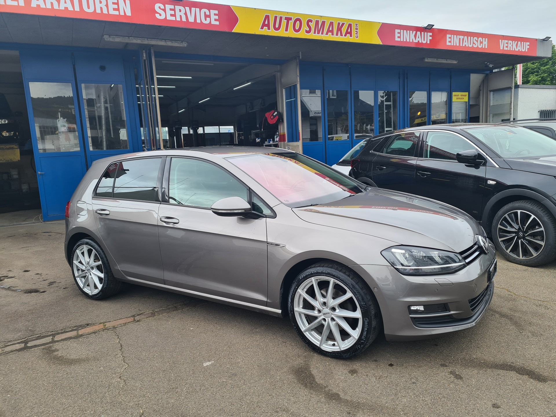 VW Golf 2.0 TDI Lounge 4Motion-image-0