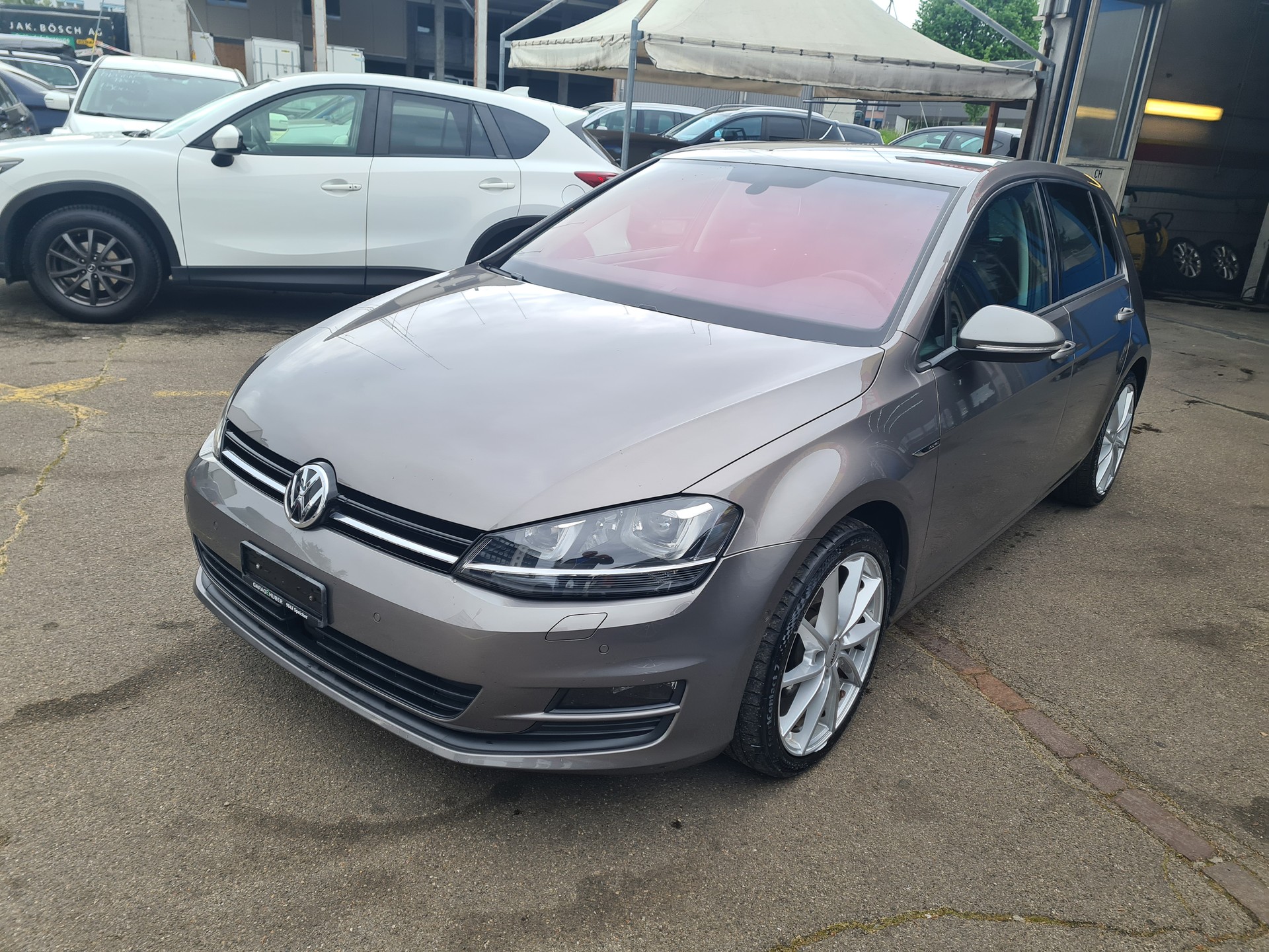 VW Golf 2.0 TDI Lounge 4Motion-image-5