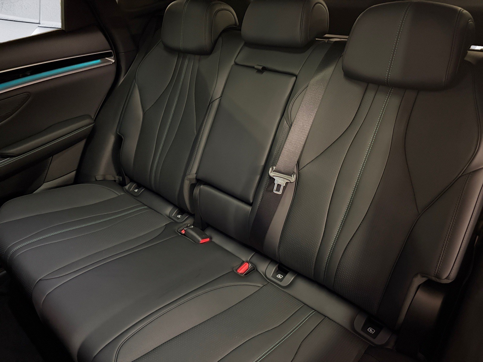 BYD Seal U DM-i Design AWD / #1 Elite Dealer – AutoScout24 Award 2025 Winner-image-14
