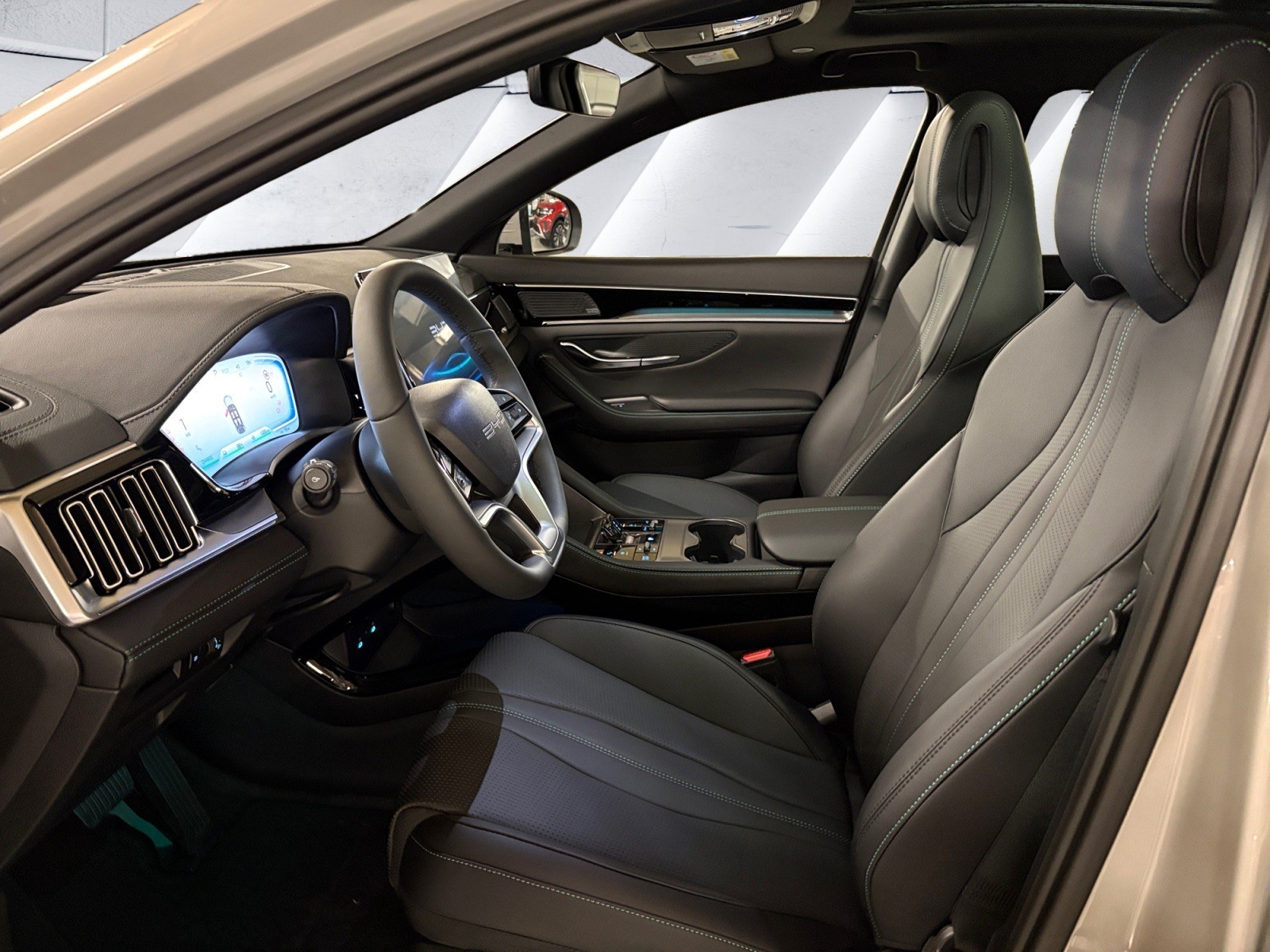 BYD Seal U DM-i Design AWD / #1 Elite Dealer – AutoScout24 Award 2025 Winner-image-12
