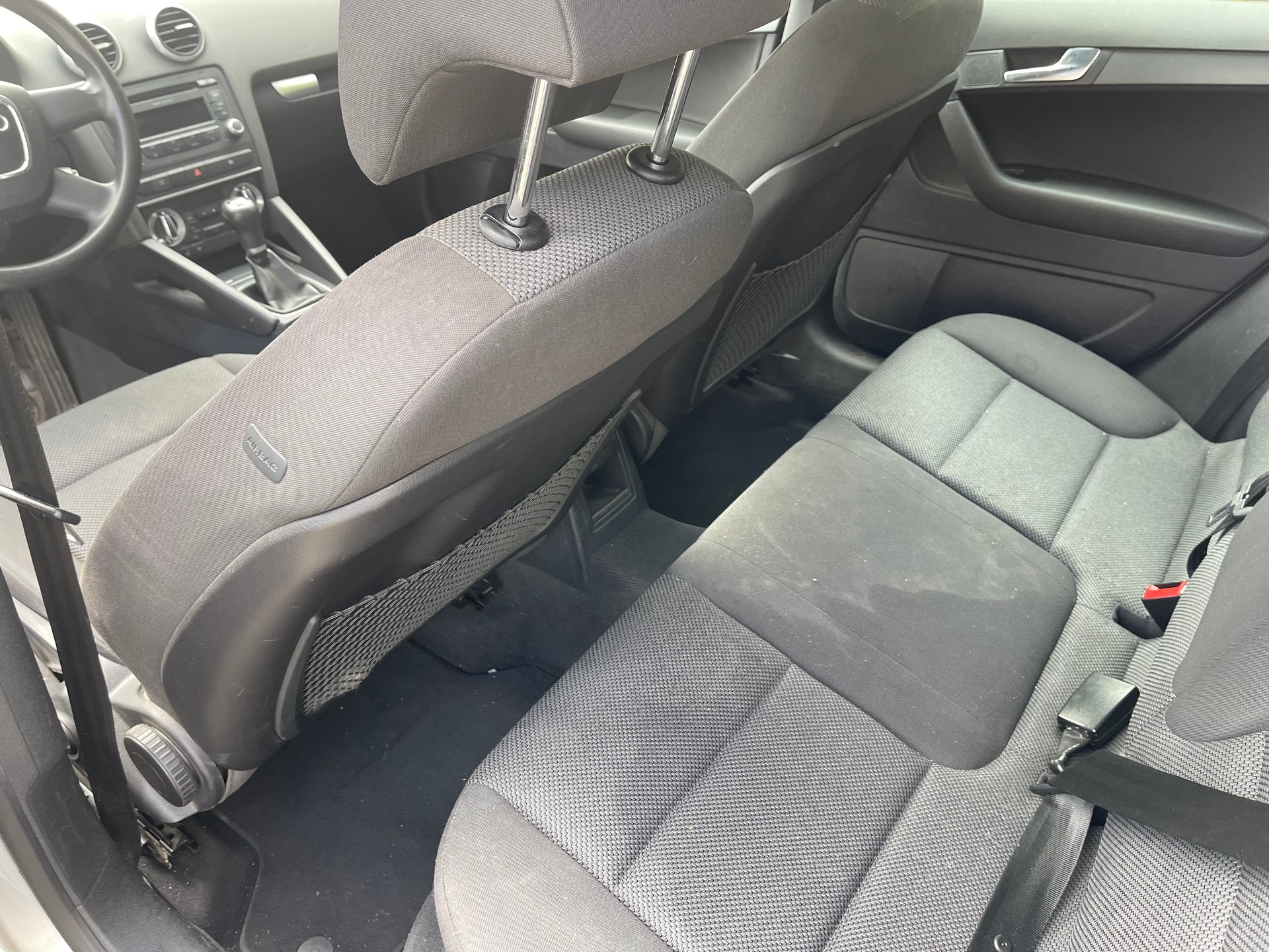 AUDI A3 Sportback 1.8 TFSI Ambition-image-9