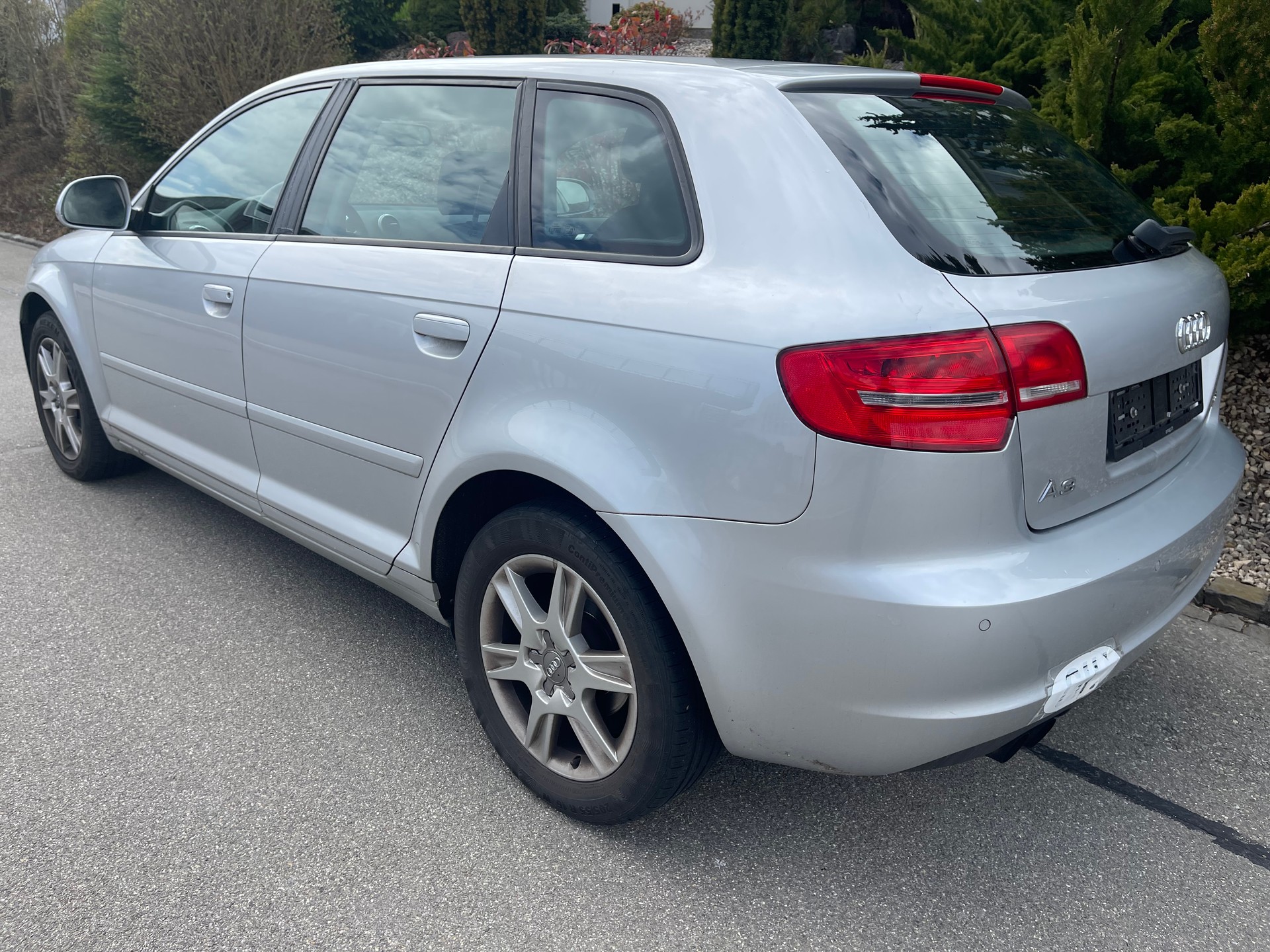 AUDI A3 Sportback 1.8 TFSI Ambition-image-2