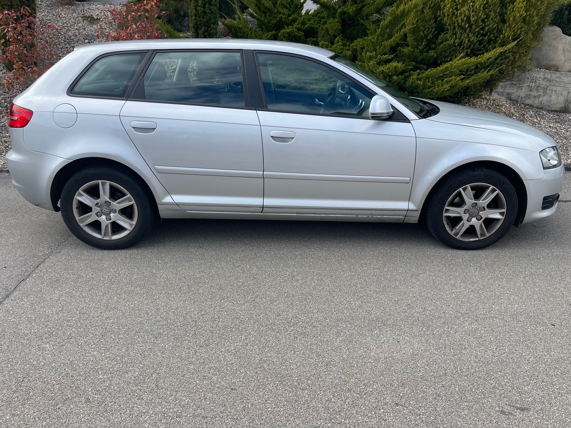 AUDI A3 Sportback 1.8 TFSI Ambition-image-5