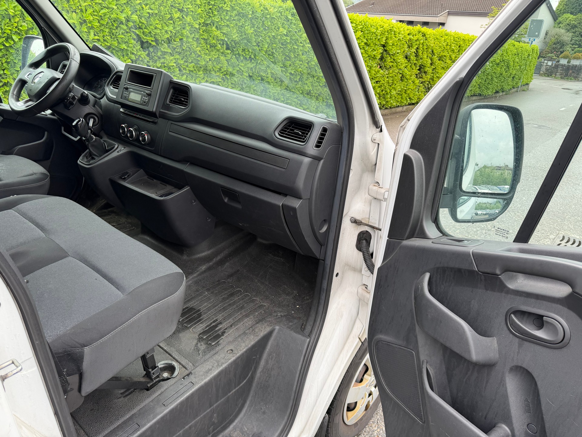 RENAULT Master T33 2.3dCi 135 L2H2-image-10