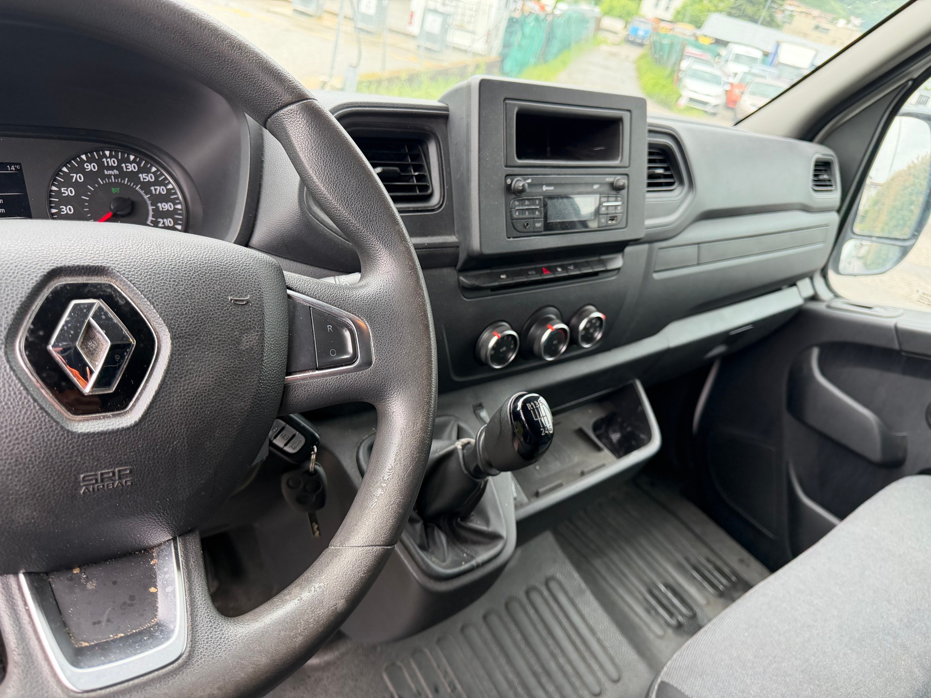 RENAULT Master T33 2.3dCi 135 L2H2-image-9