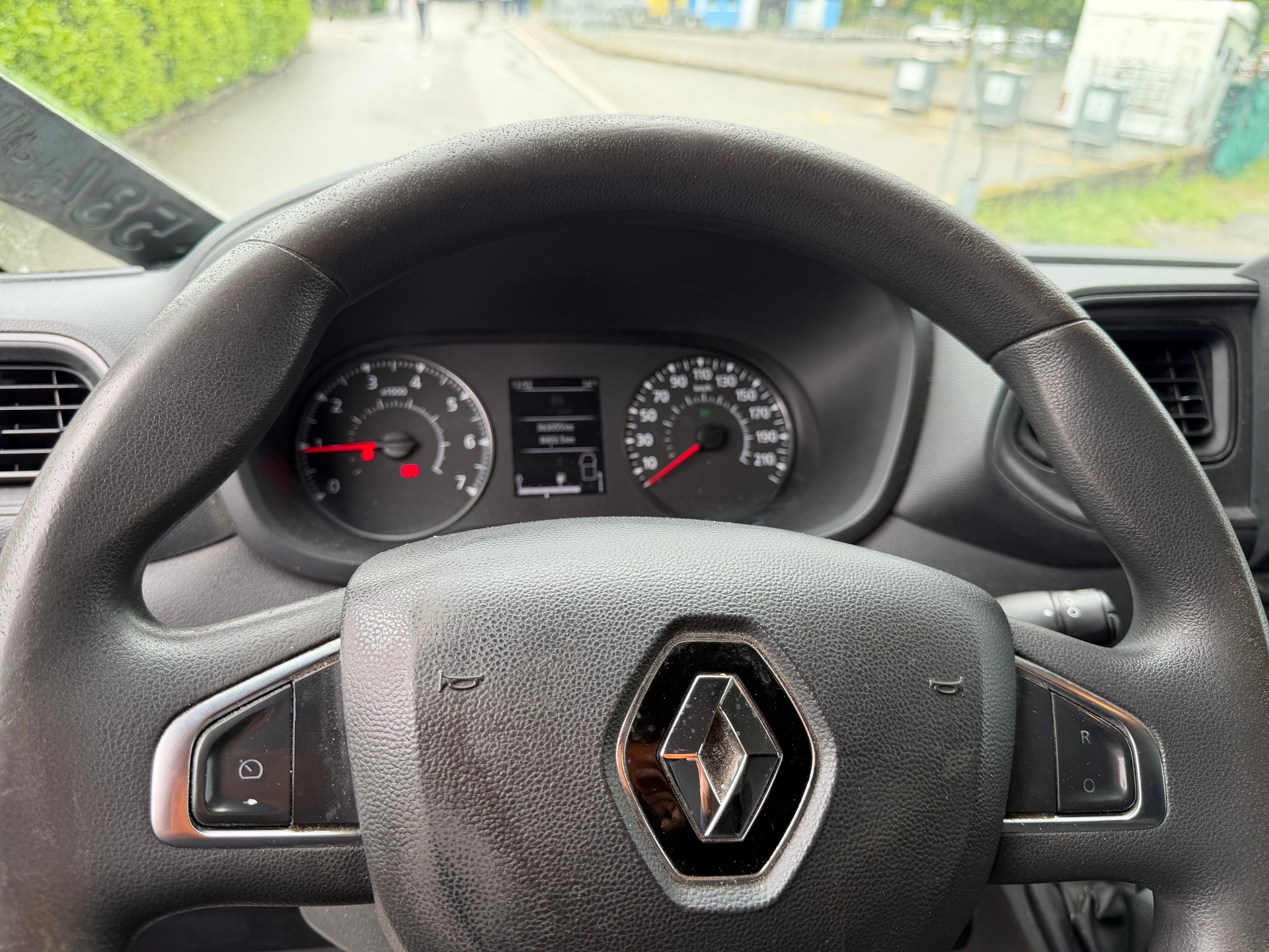 RENAULT Master T33 2.3dCi 135 L2H2-image-8