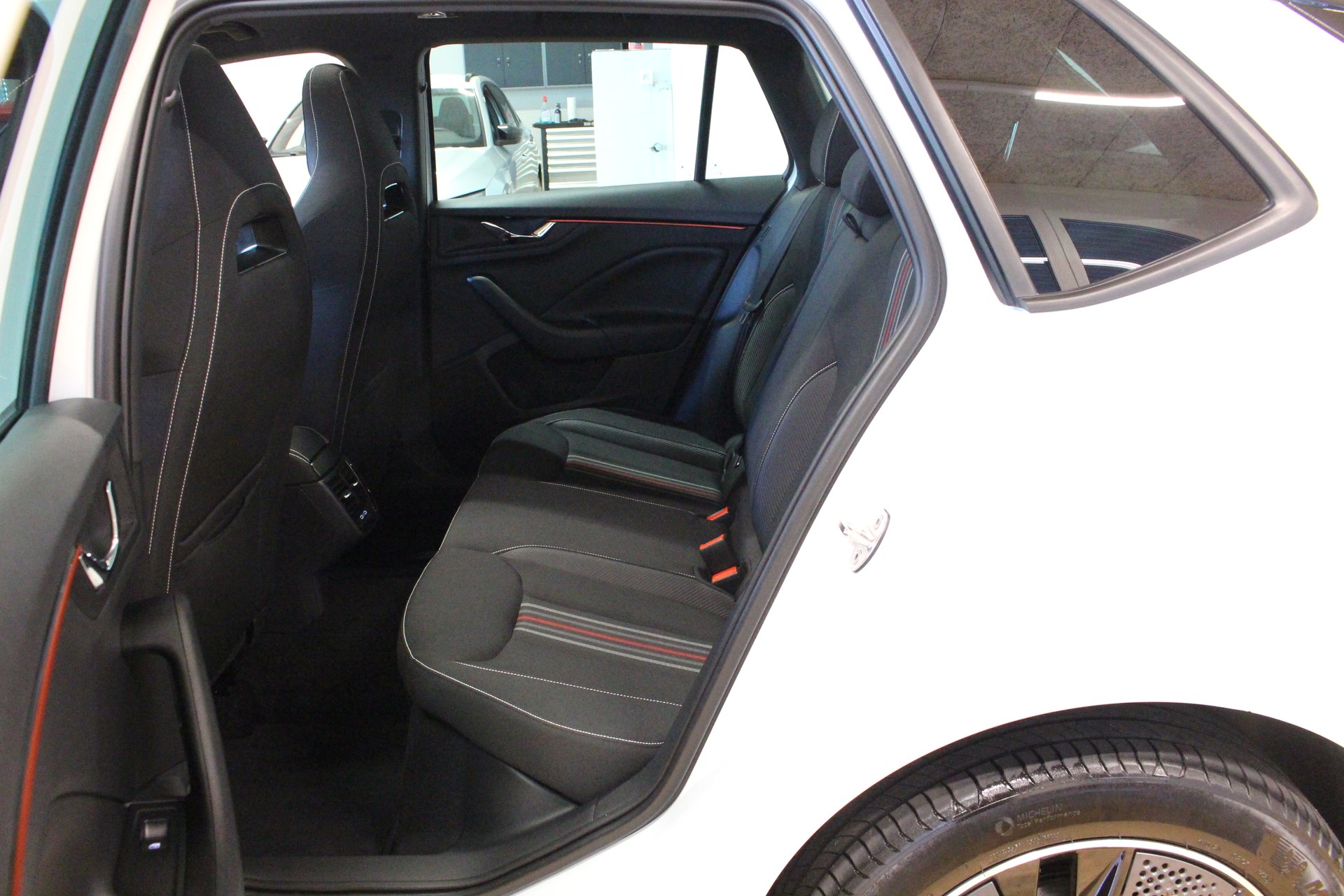 SKODA Kamiq 1.5 TSI Monte Carlo DSG 150PS *Facelift Model *Panorama-Glasdach *5 jahre Werks-Garantie *elektr. Heckklappe *elektr. AHK-image-15