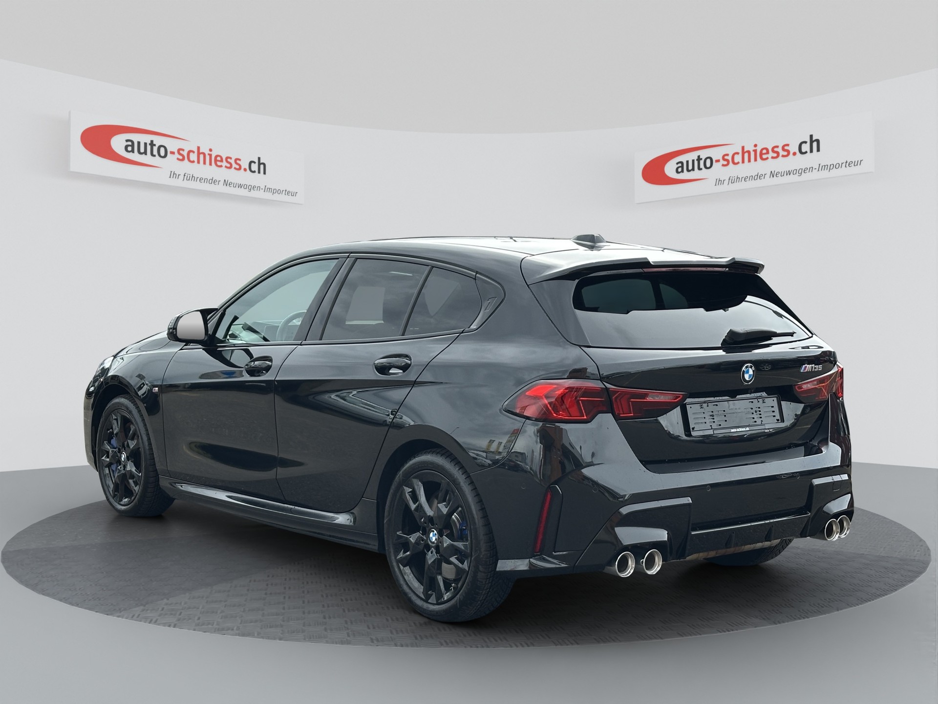 BMW M135 xDrive Shadow Line Iconic Glow-image-2