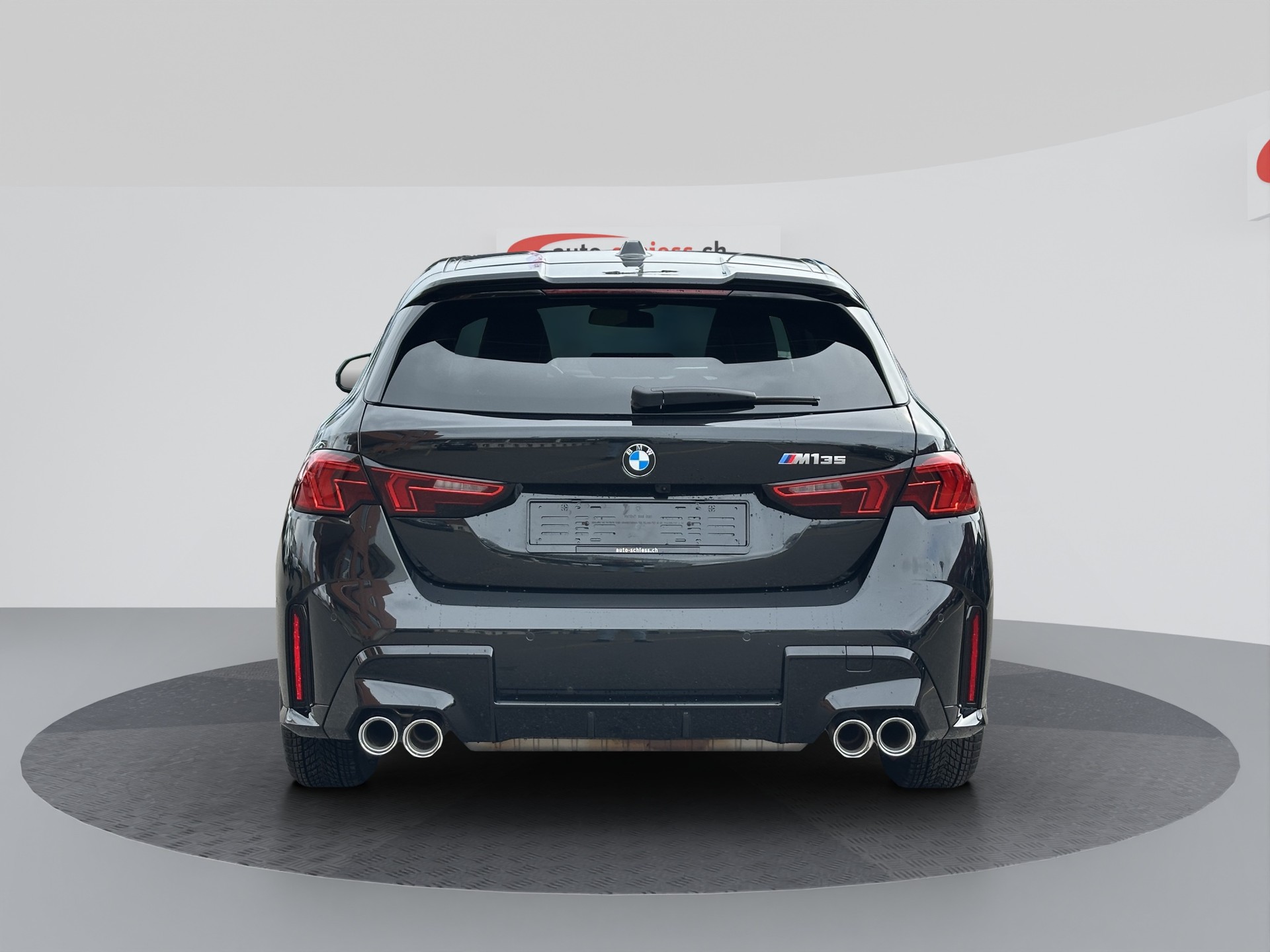 BMW M135 xDrive Shadow Line Iconic Glow-image-3