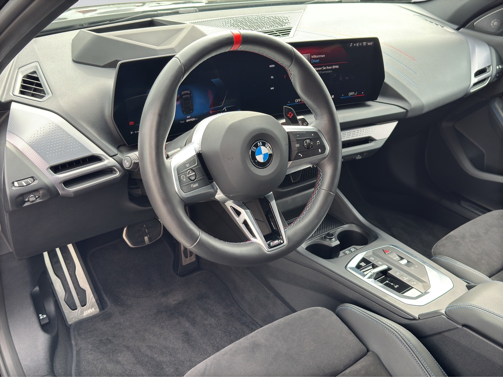 BMW M135 xDrive Shadow Line Iconic Glow-image-6