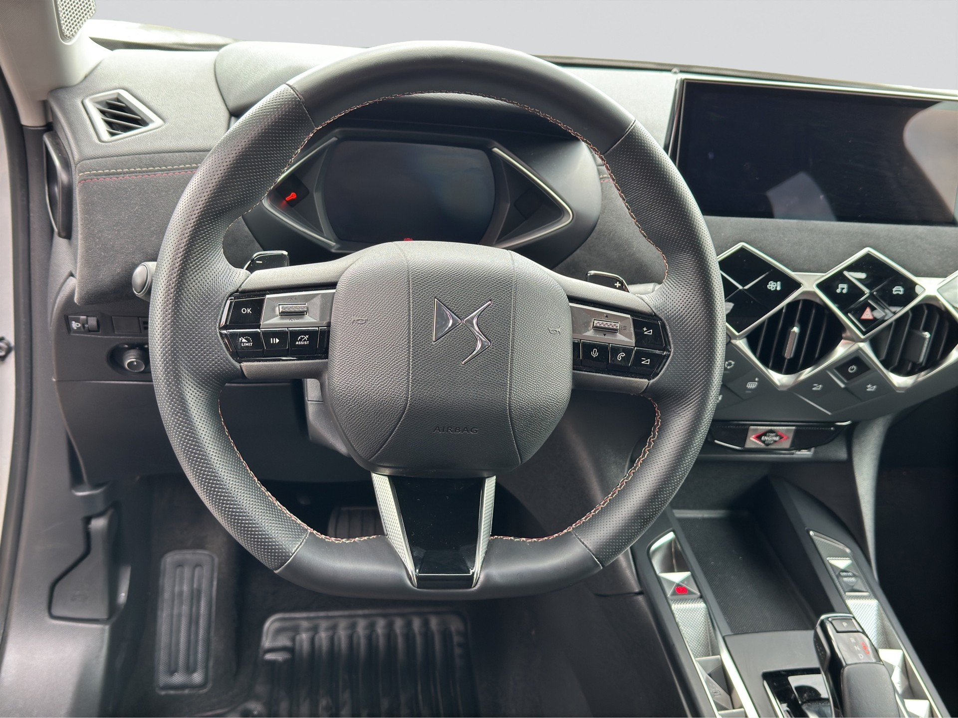 DS AUTOMOBILES DS 3 1.2 PureTech Performance Line Bi-Color EAT8-image-9