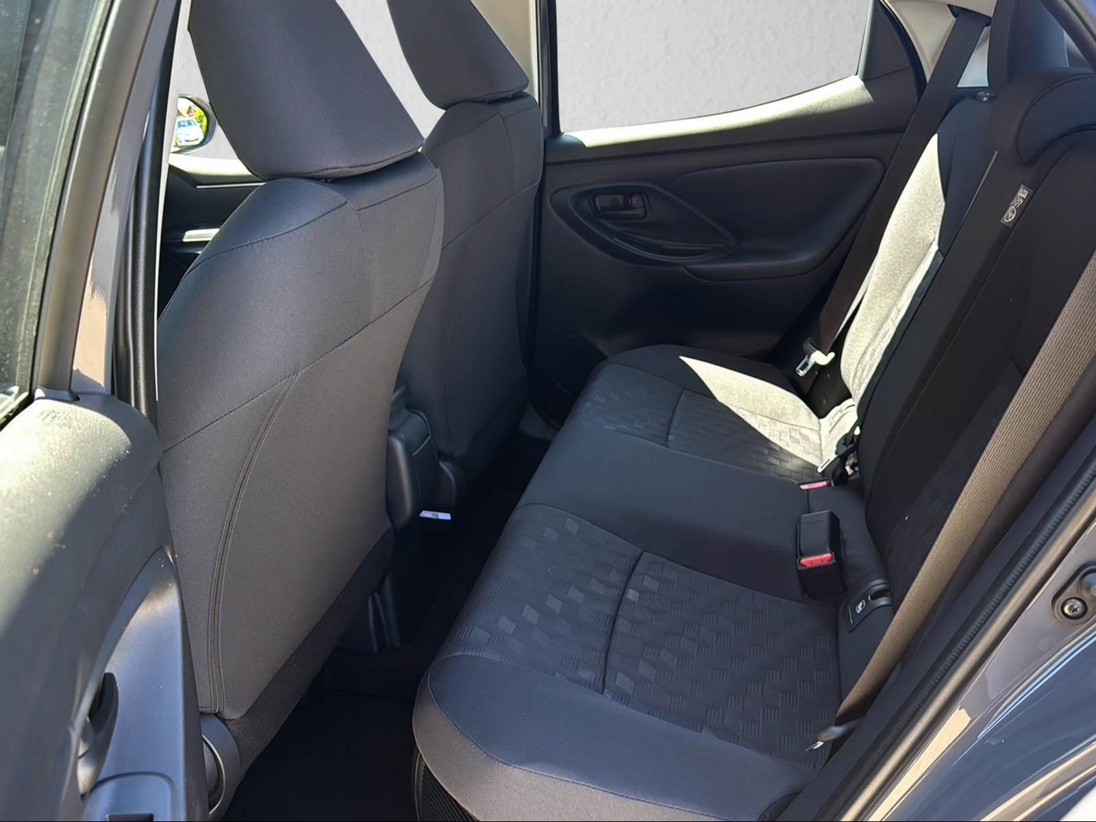 TOYOTA Yaris 1.5 VVT-i HSD Comfort-image-6