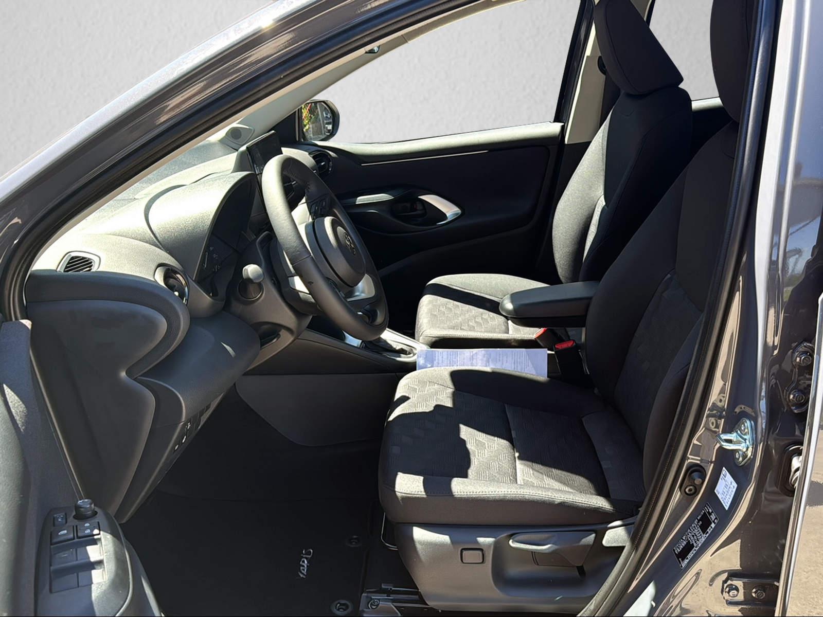 TOYOTA Yaris 1.5 VVT-i HSD Comfort-image-7