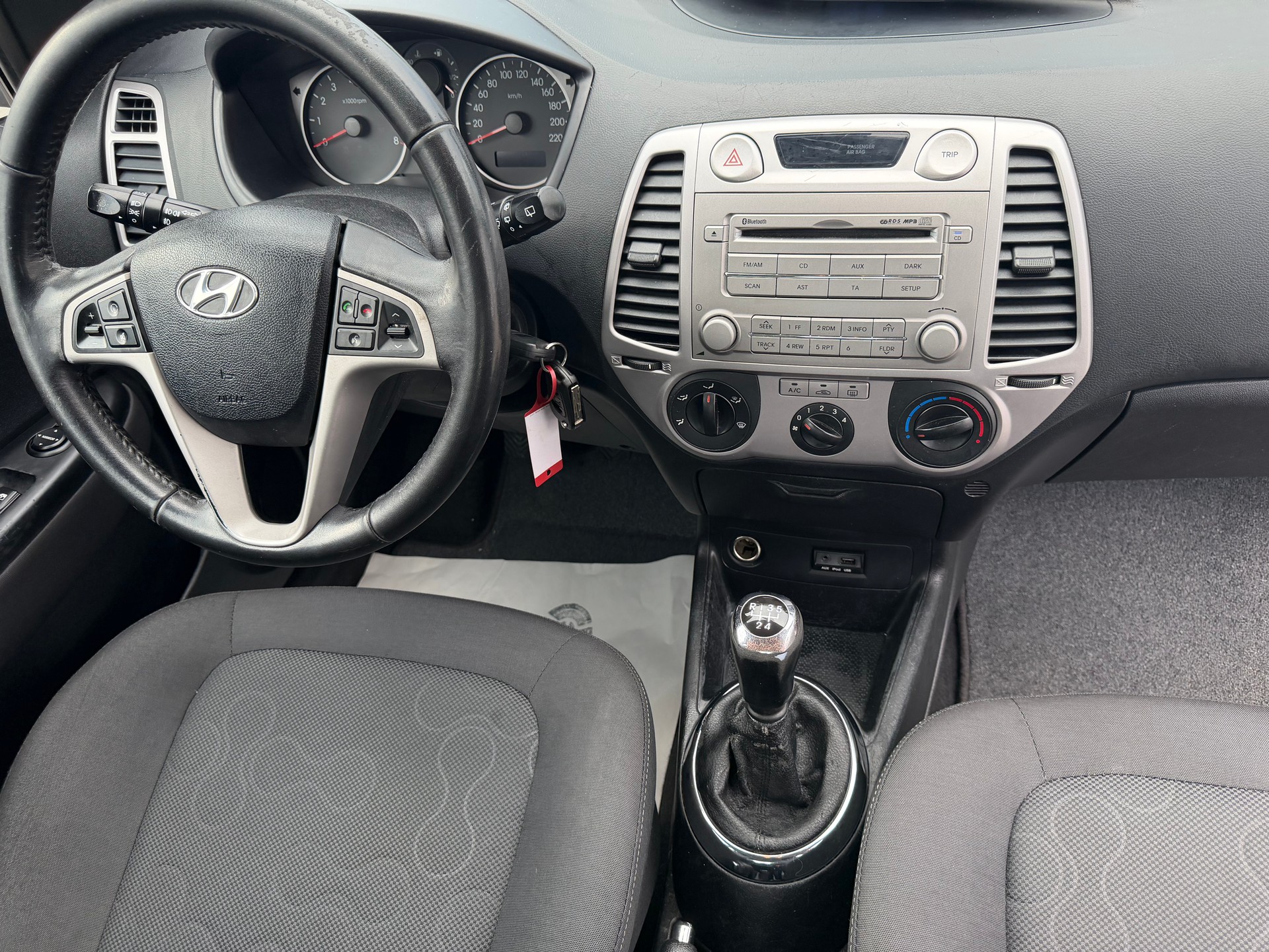 HYUNDAI i20 1.4 Style-image-13