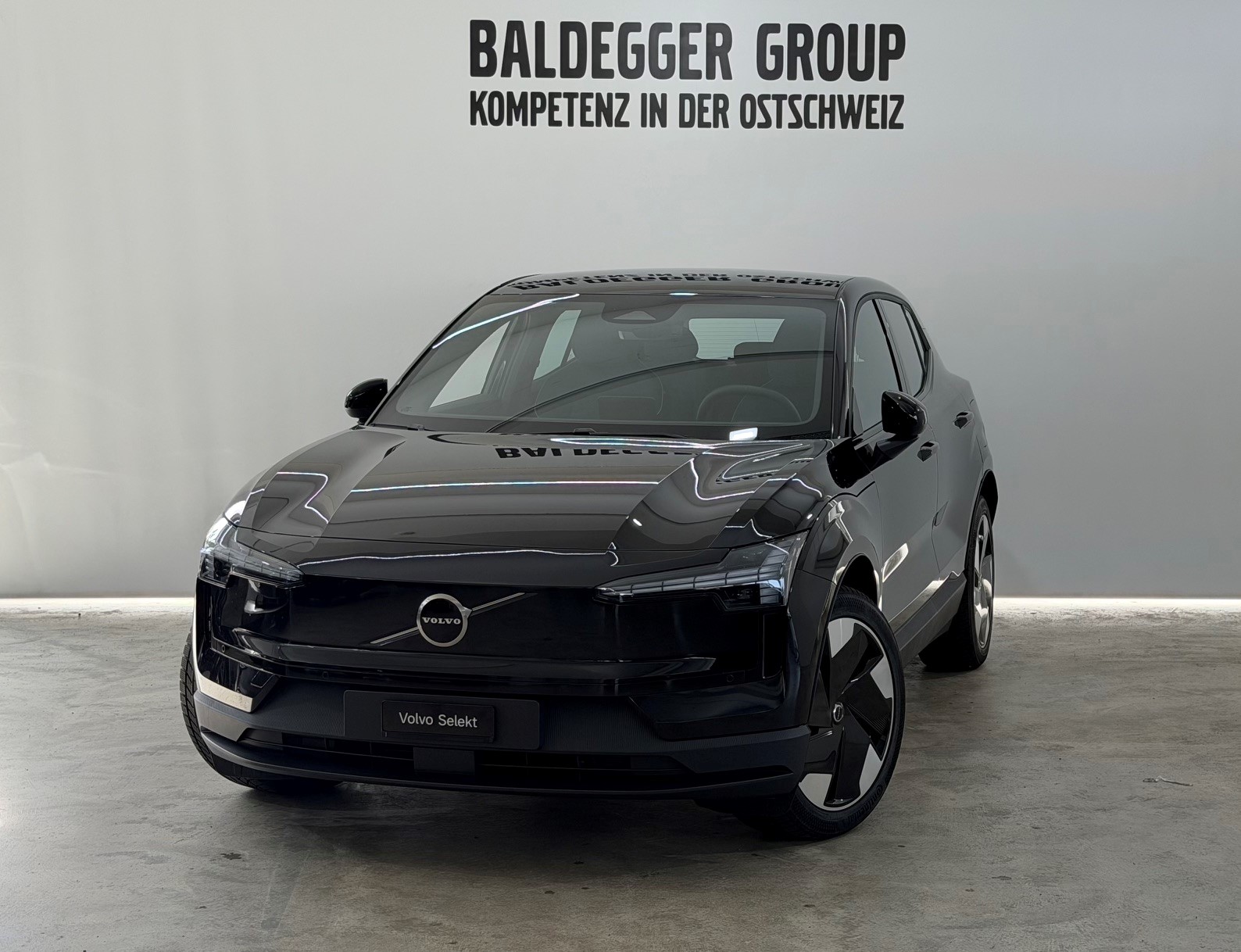 VOLVO EX 30 E60 Twin Plus Performance-image-0
