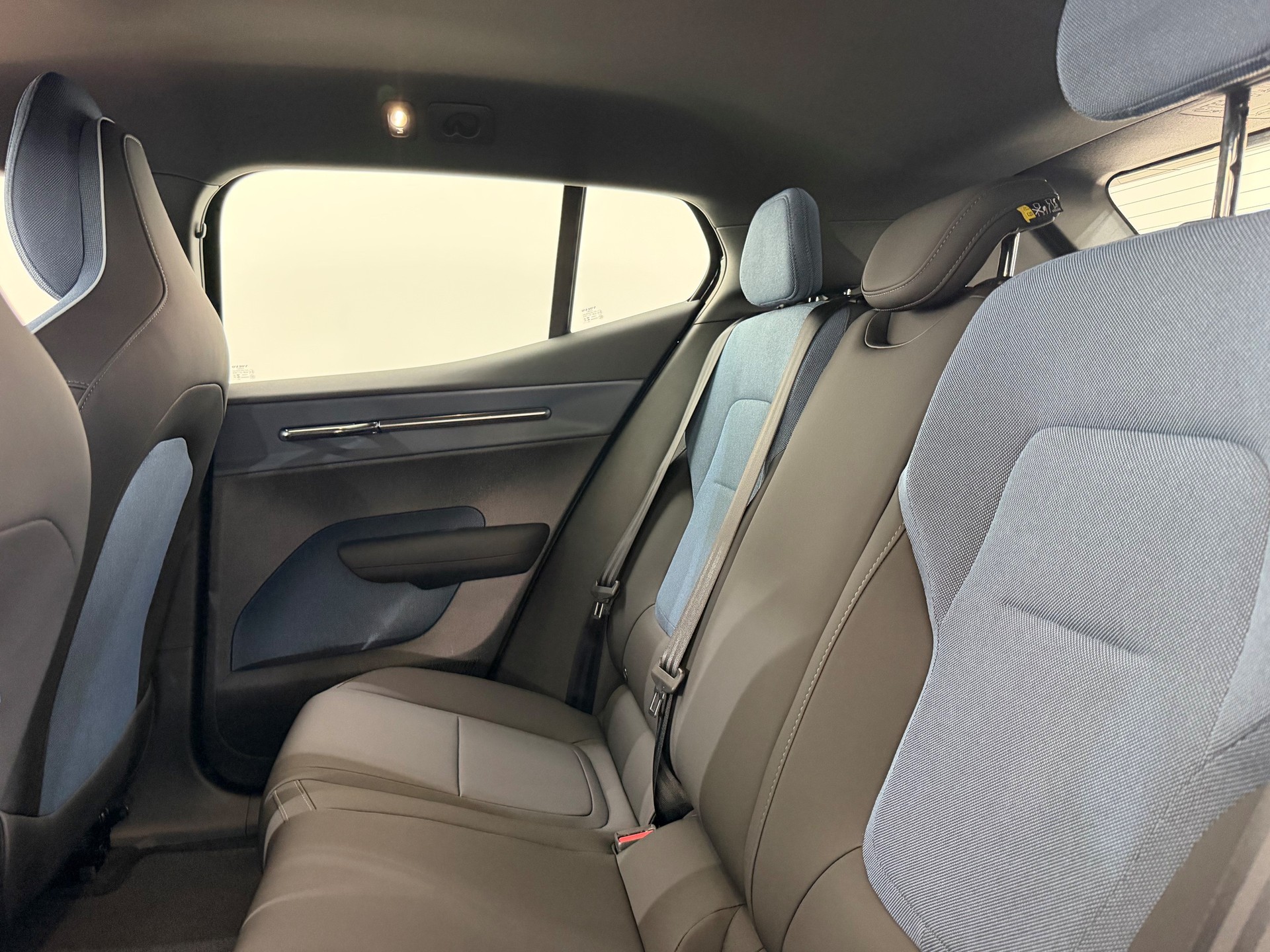 VOLVO EX 30 E60 Twin Plus Performance-image-6