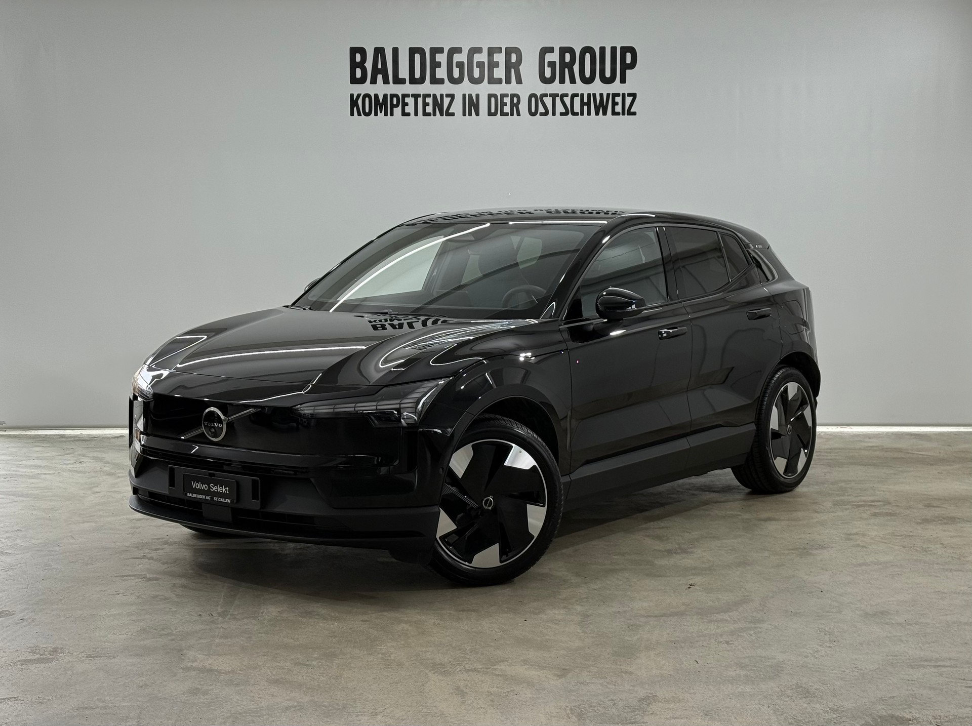 VOLVO EX 30 E60 Twin Plus Performance-image-0