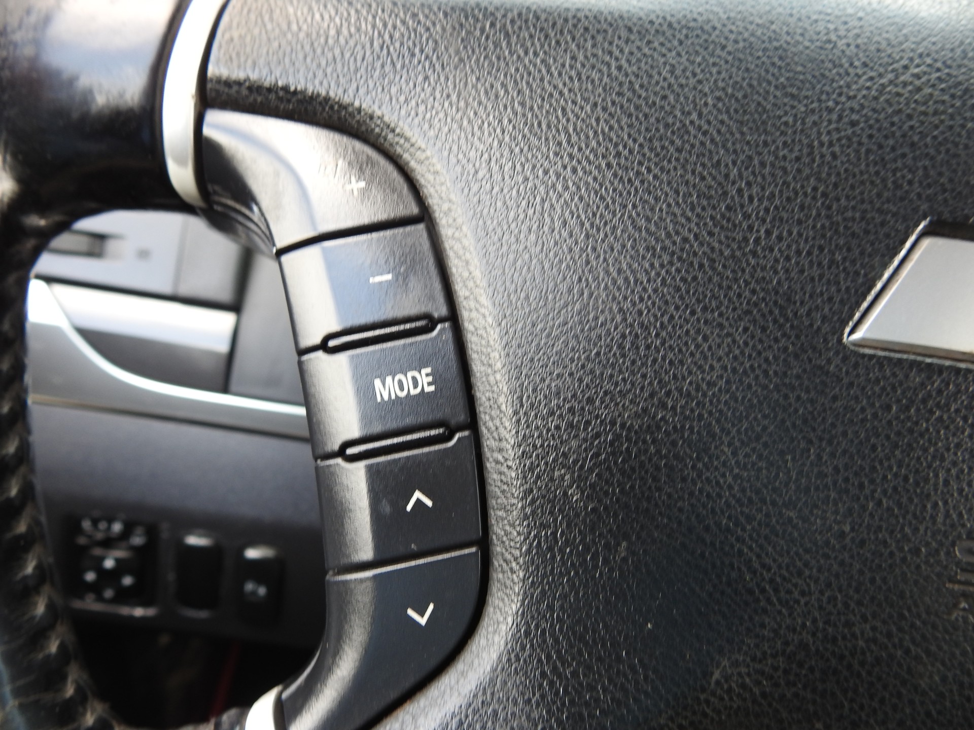 MITSUBISHI Pajero 3.2 DI-D Swiss Edition Automatic-image-25