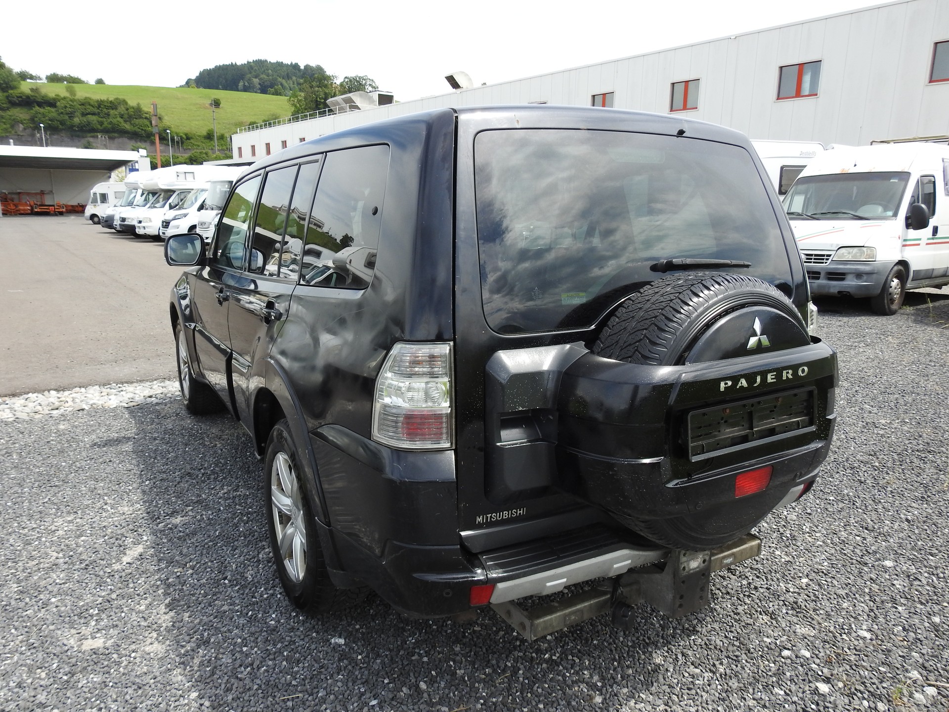 MITSUBISHI Pajero 3.2 DI-D Swiss Edition Automatic-image-3
