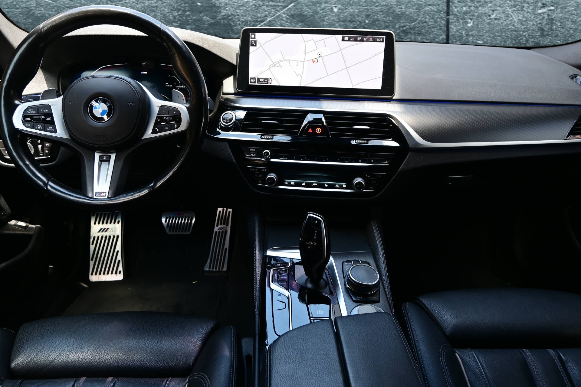 BMW 540d xDrive Touring *M-Sport*H&K*HUD*Laser Light*-image-8