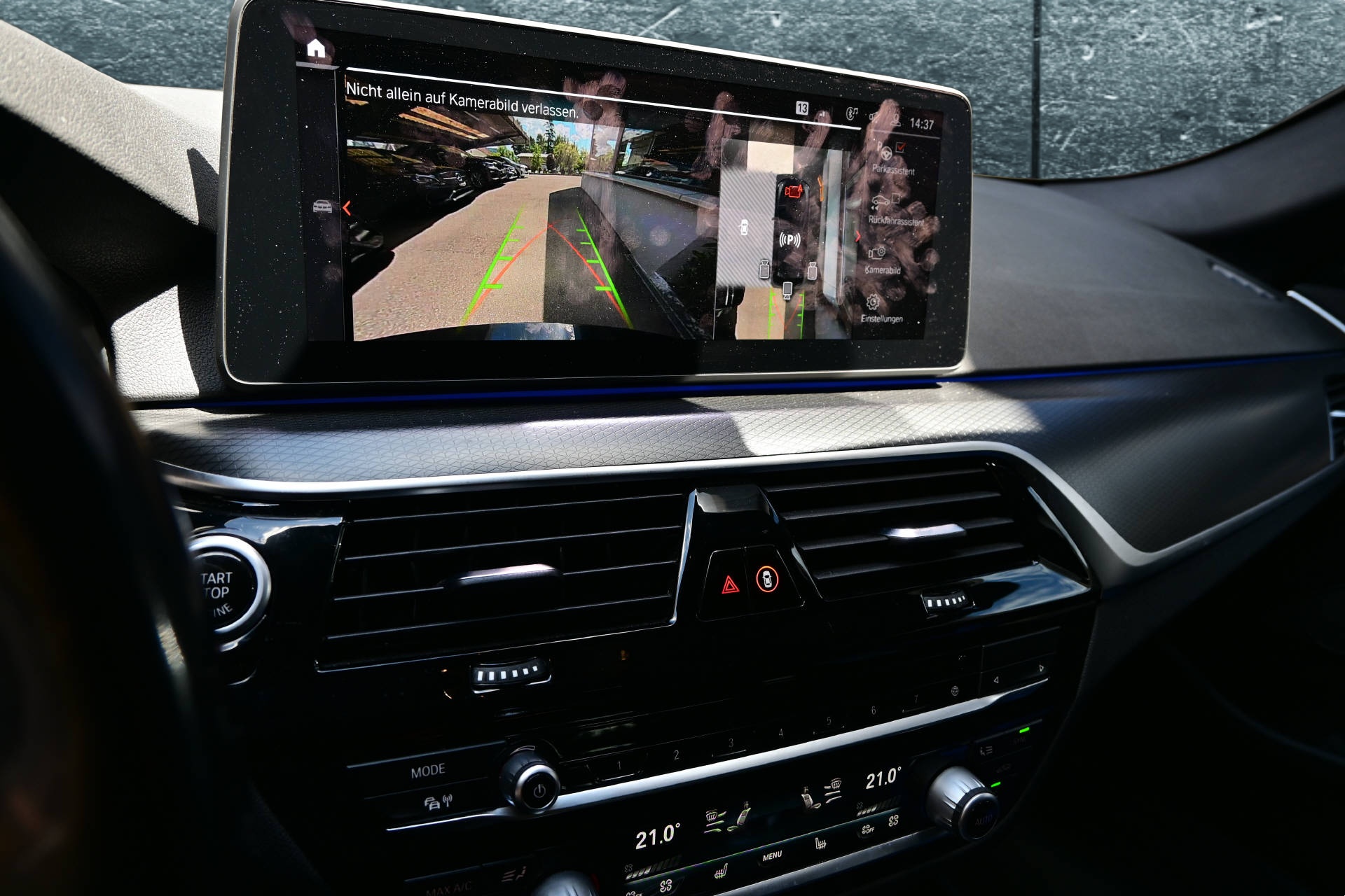 BMW 540d xDrive Touring *M-Sport*H&K*HUD*Laser Light*-image-19