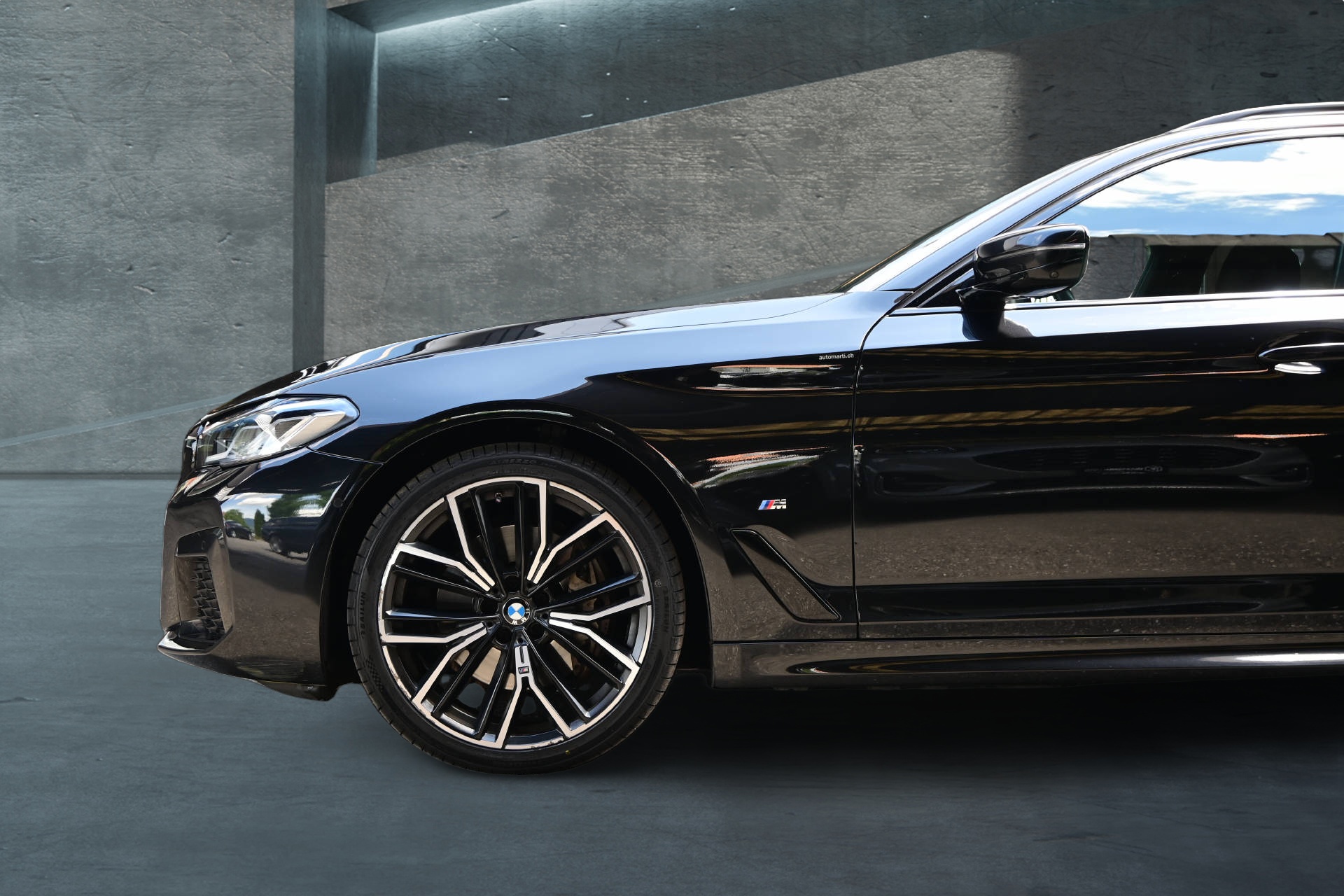 BMW 540d xDrive Touring *M-Sport*H&K*HUD*Laser Light*-image-3