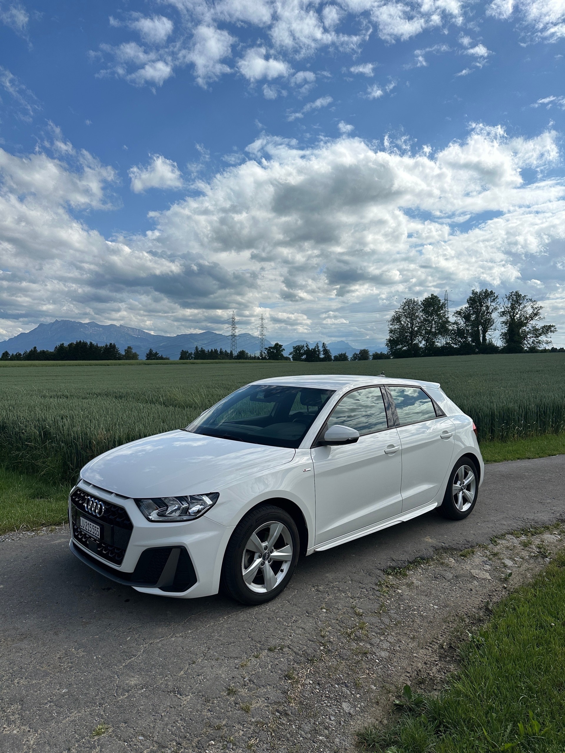 AUDI 1.0 30 TFSI S Line S-Tronic-image-0