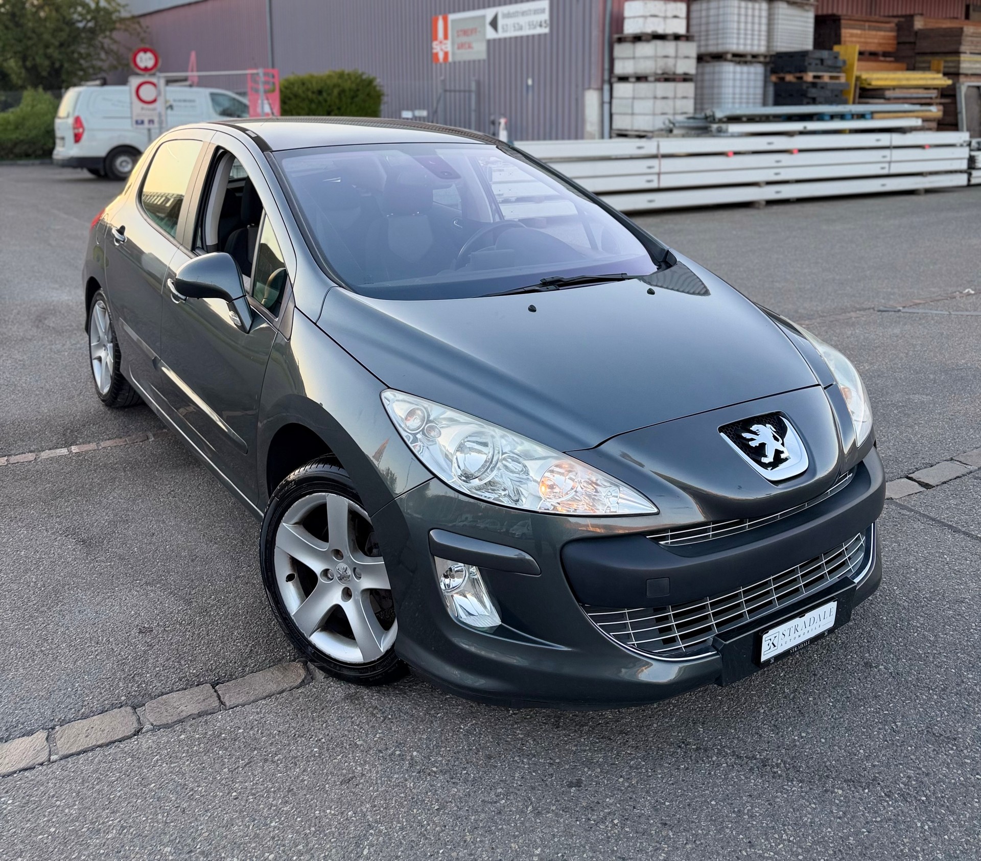 PEUGEOT 308 2.0 HDI Sport Pack Automatic-image-0