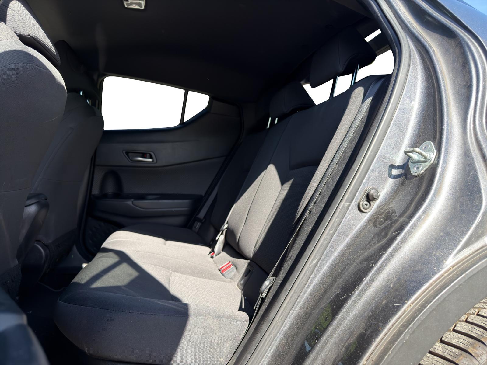 TOYOTA C-HR 1.8 HSD Trend CVT-image-9