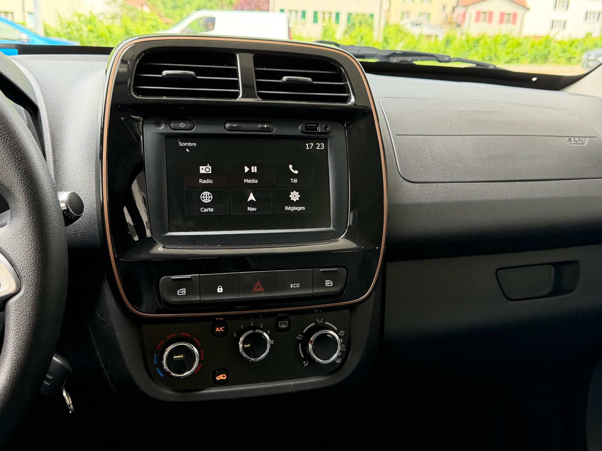 DACIA Spring 27 kWh Electric 65 Extreme-image-11