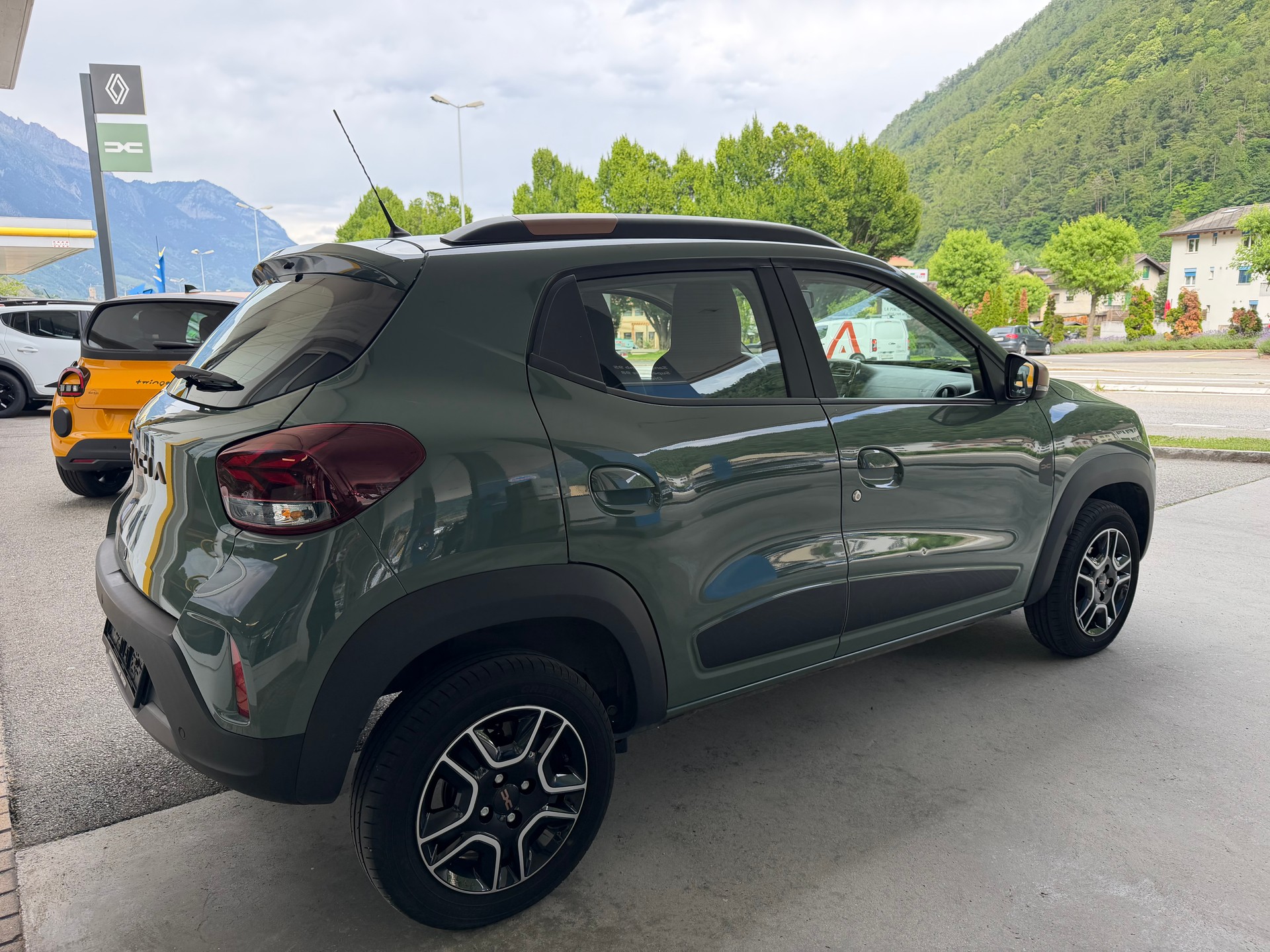 DACIA Spring 27 kWh Electric 65 Extreme-image-2