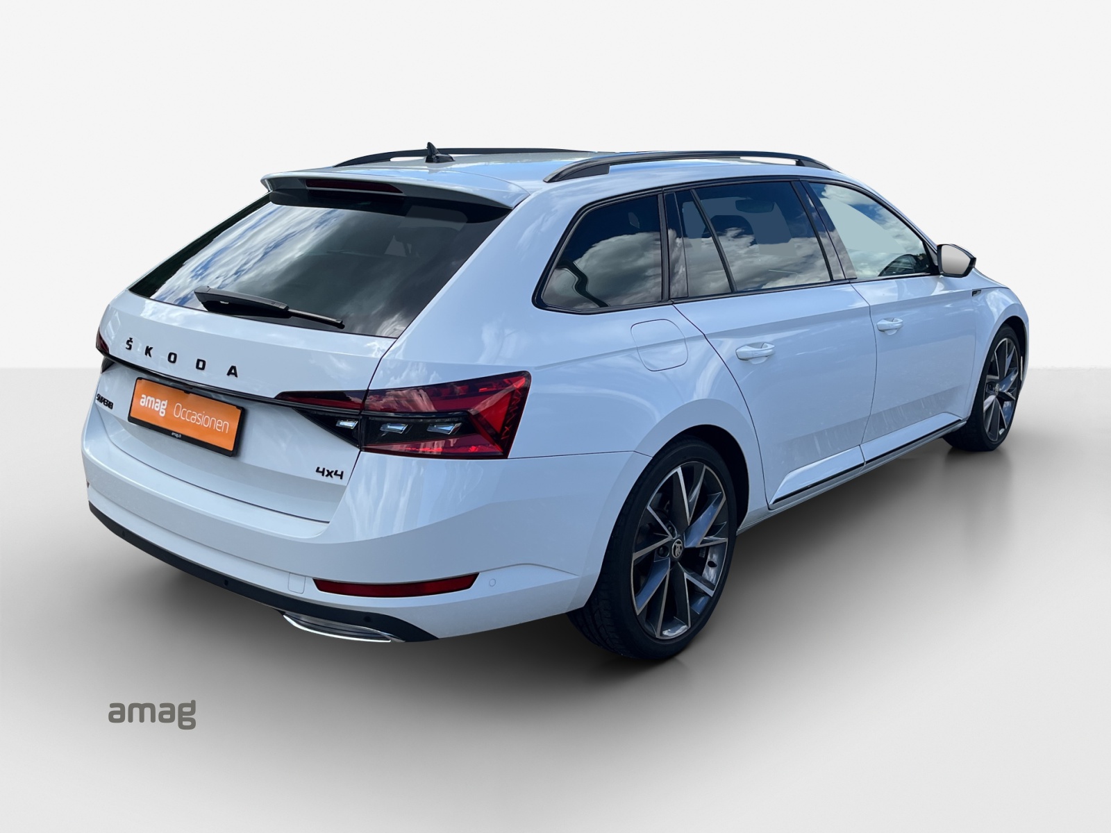 SKODA Superb Combi 2.0 TDi SportLine Light 4x4 DSG-image-4